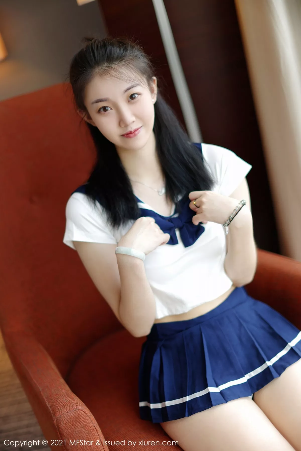 Xgyw.Org_[MFStar模范学院]Vol.526_模特一颗甜蛋黄a私房性感JK制服半脱秀翘臀美腿诱惑写真50P