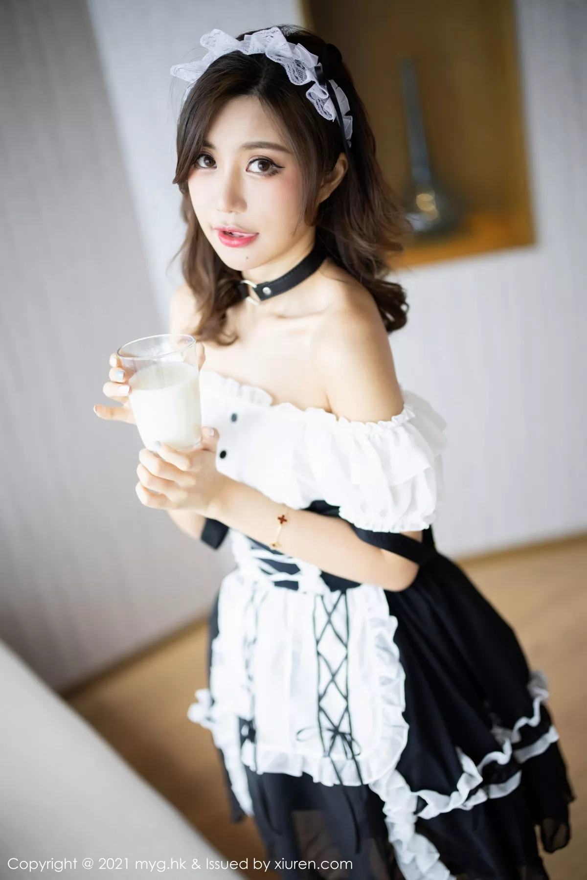 Xgyw.Org_[MyGirl美媛馆]Vol.588_女神绮里嘉Carina杭州旅拍女仆制服主题半脱秀完美身材诱惑写真81P
