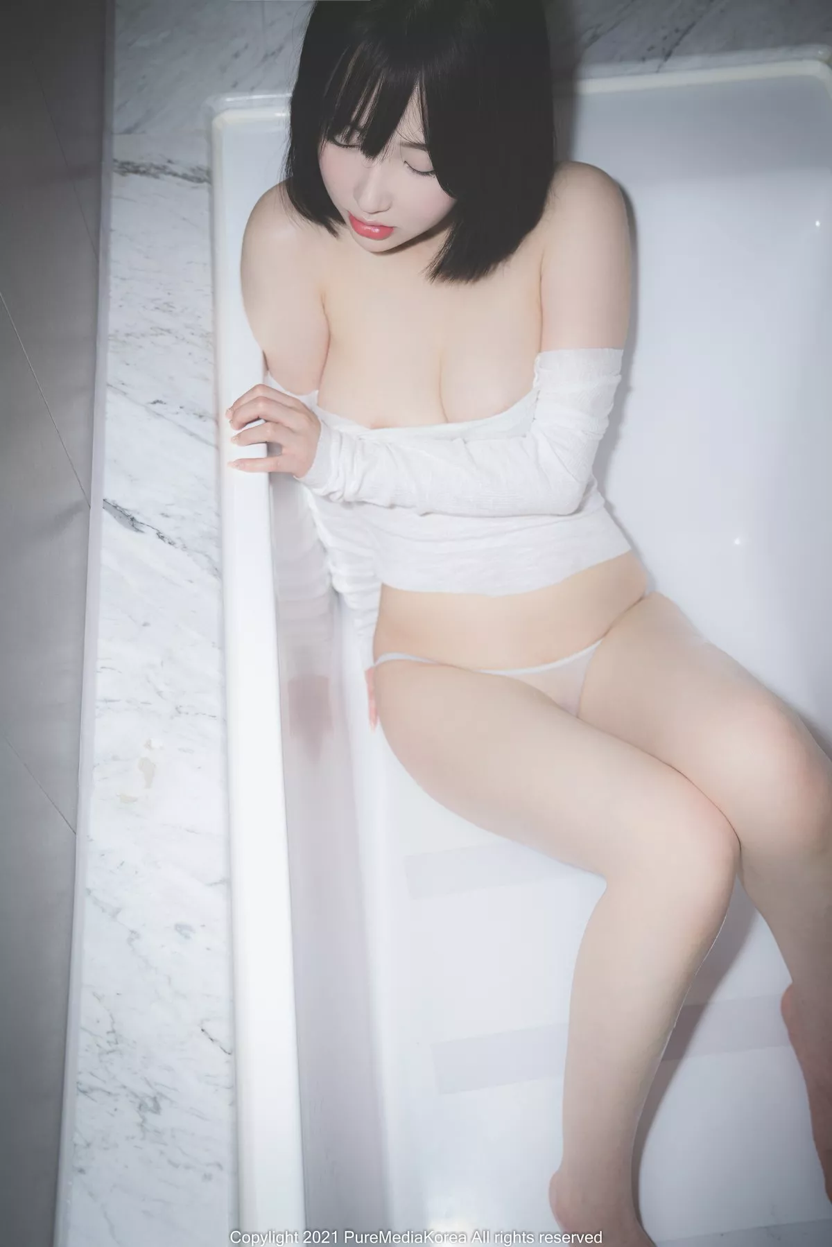 Xgyw.Org_[Pure Media]系列之YeEun_3rd主题私房脱白衬衣露豪乳遮点配丁字裤诱惑写真72P