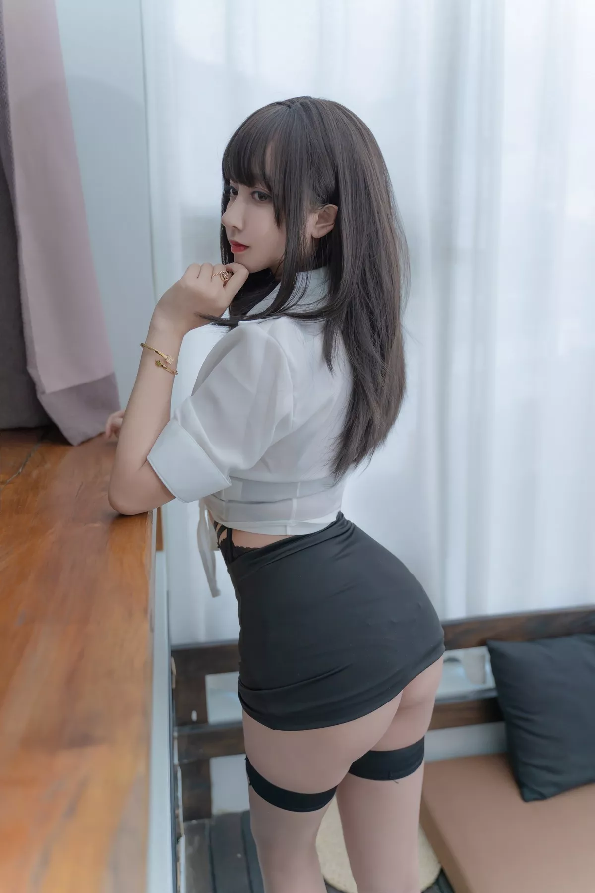 Xgyw.Org_网络美女过期米线线喵职场新人主题私房白衬衣配黑短裙露性感情趣内衣诱惑写真58P