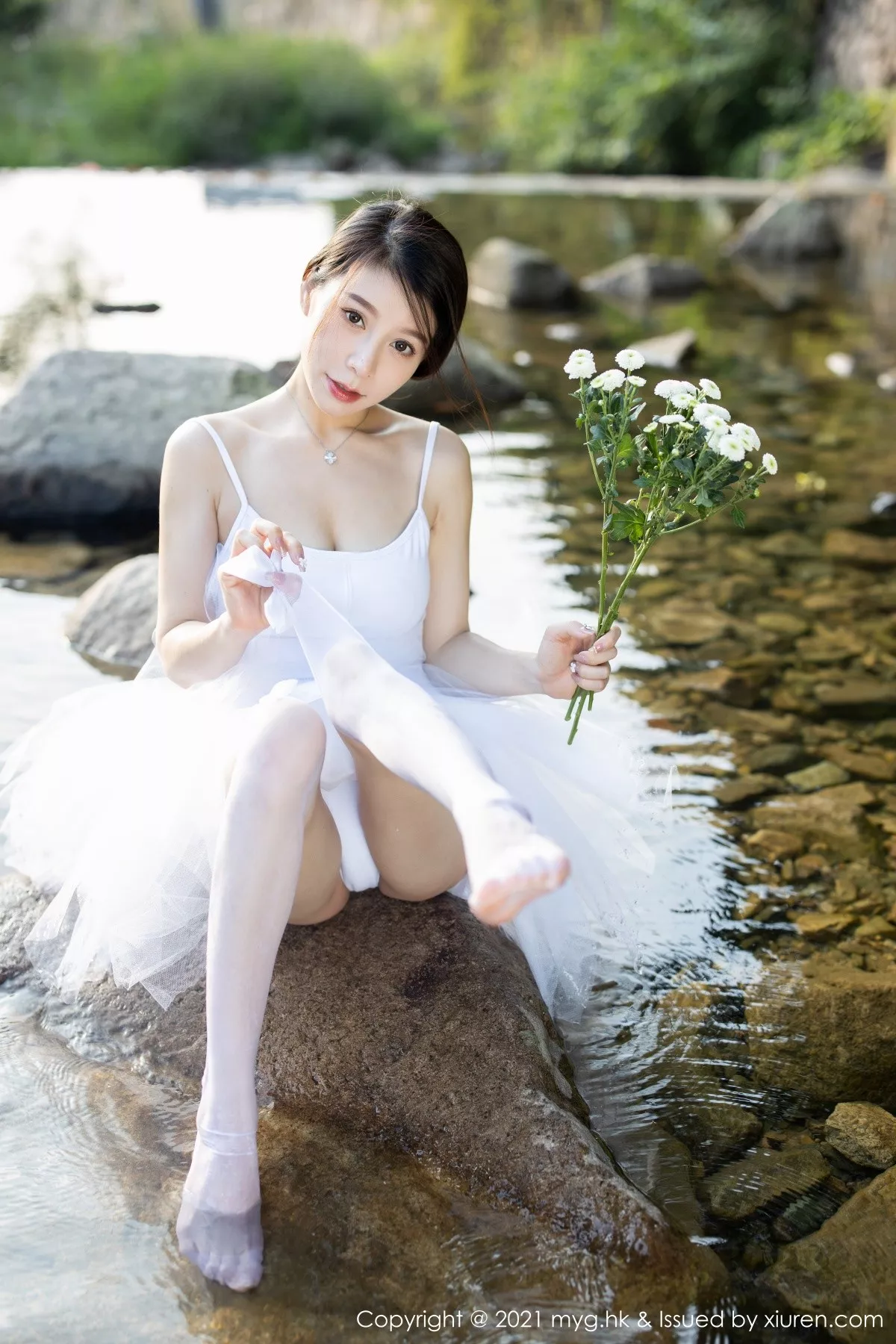 Xgyw.Org_[MyGirl美媛馆]Vol.601_模特vetiver嘉宝贝儿长三角旅拍户外洁白芭蕾服饰湿身诱惑写真85P