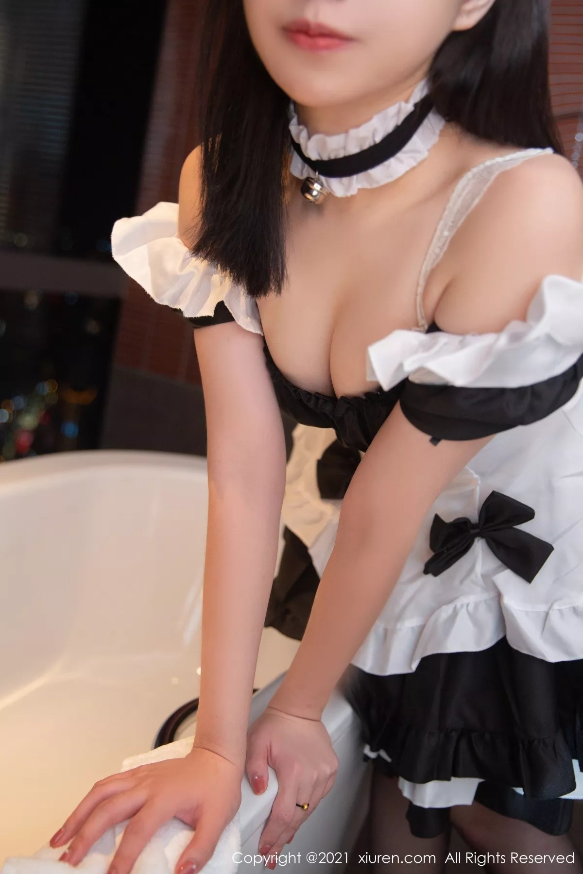 Xgyw.Org_XiuRen第4153期_模特一颗甜蛋黄a深夜女仆服务主题低胸装配蕾丝吊袜诱惑写真66P