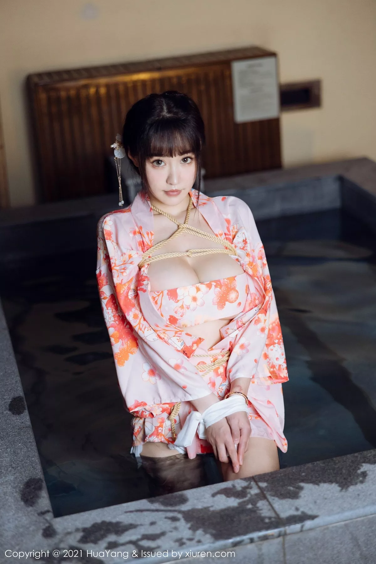 Xgyw.Org_[HuaYang花漾]Vol.463_女神朱可儿Flower成都旅拍温泉内情趣捆绑露豪乳火辣诱惑写真61P