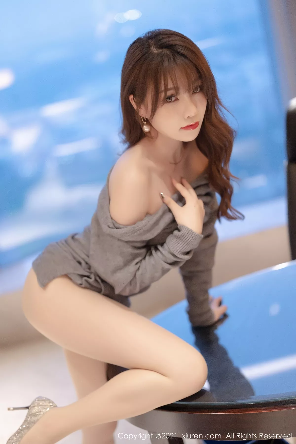 Xgyw.Org_XiuRen第4239期_女神芝芝Booty私房针织衣套装配肉丝裤袜半脱秀翘臀诱惑写真90P