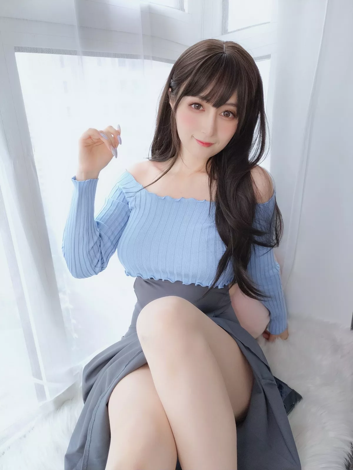 Xgyw.Org_Coser小姐姐白银81吉他妹妹主题私房真空针织衣配露臀长裙秀翘臀屁沟诱惑写真165P