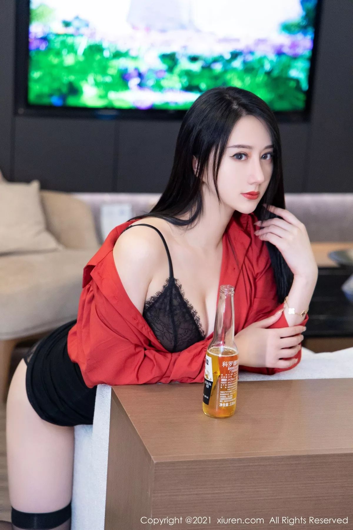 Xgyw.Org_XiuRen第4253期_模特苏小曼babyface经典猩红衬衫半脱露蕾丝内衣完美诱惑写真50P