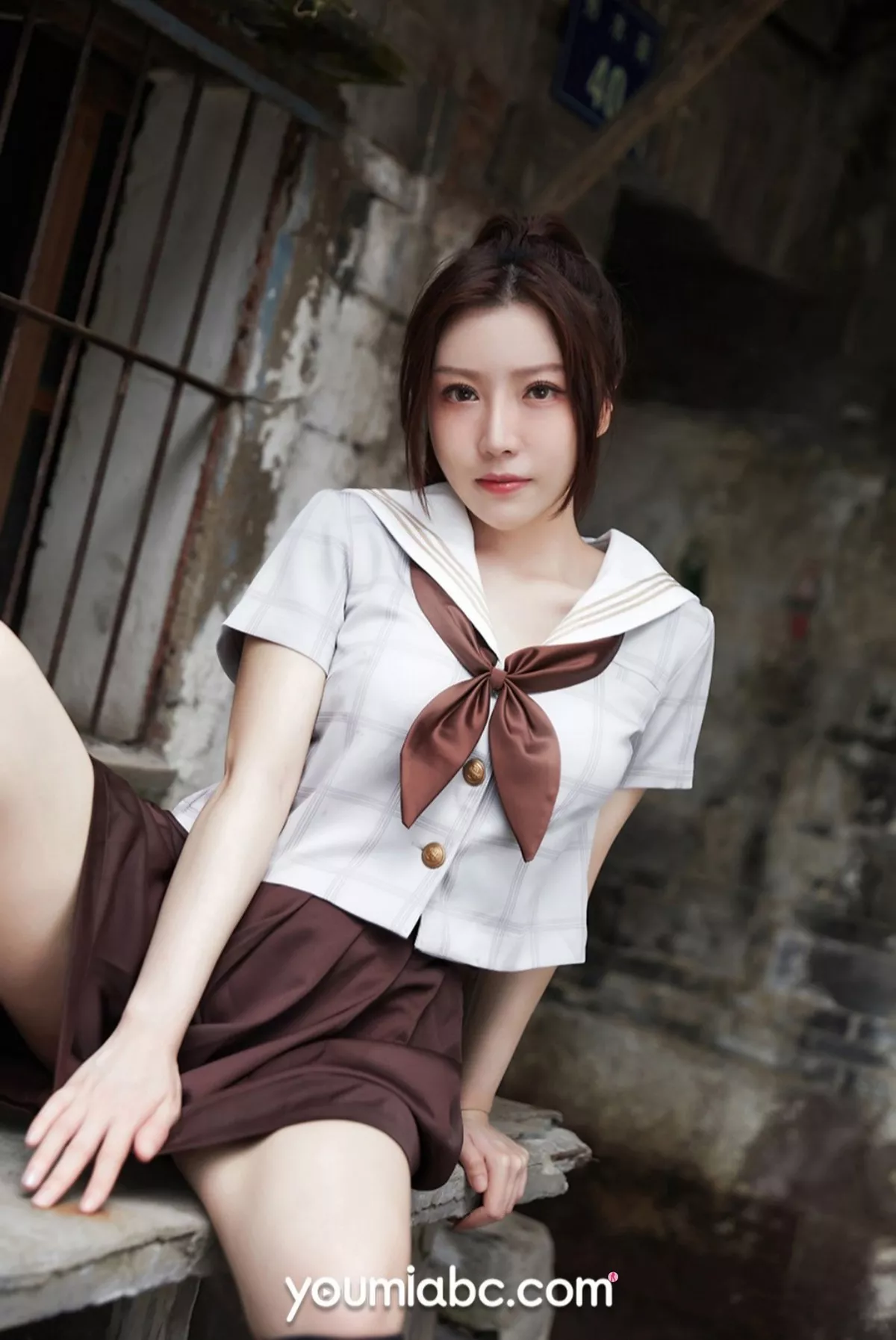 Xgyw.Org_[YouMi尤蜜]Vol.758_模特白亦Ada户外性感JK制服半撩短裙露翘臀美腿撩人诱惑写真24P