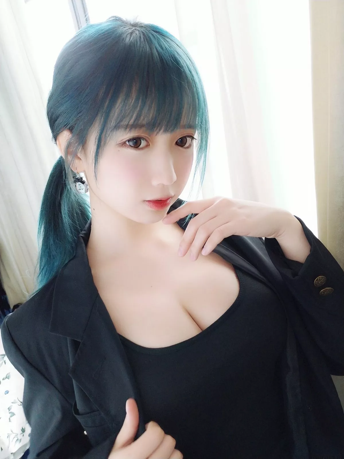 Xgyw.Org_知名动漫博主Yami微博图片合集三主题私房性感低胸服饰露傲人上围完美诱惑写真150P