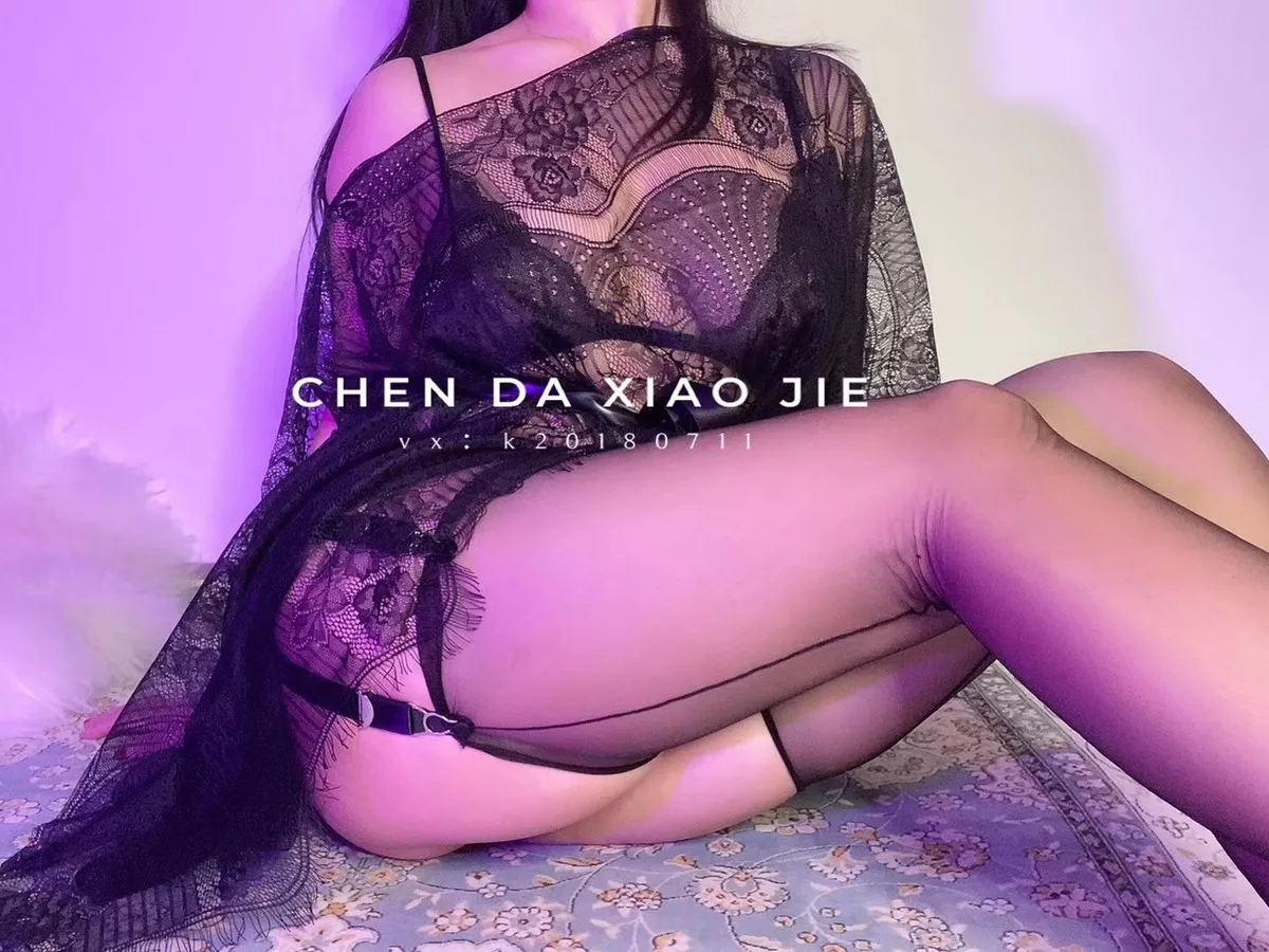 Xgyw.Org_网络美女宸大小姐微信朋友圈精选私房性感丝袜系列秀翘臀美腿迷人诱惑写真75P
