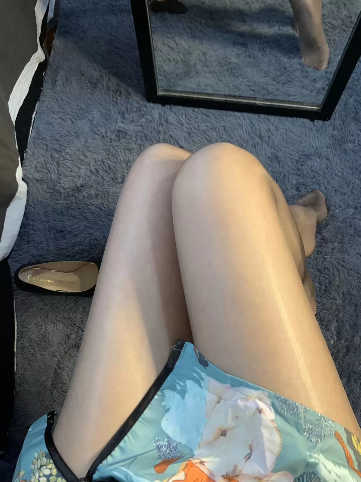 Xgyw.Org_美少女提袜微信朋友圈资源合集精选私房性感自拍丝袜系列秀美腿玉足迷人写真150P