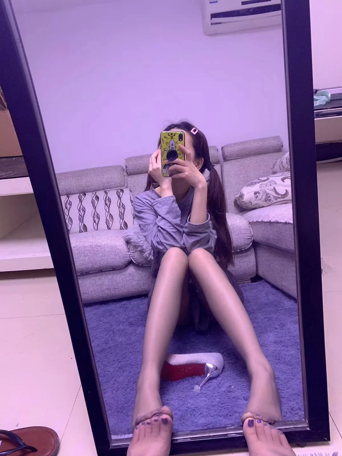 Xgyw.Org_美少女提袜微信朋友圈资源合集精选私房性感自拍丝袜系列秀美腿玉足迷人写真150P