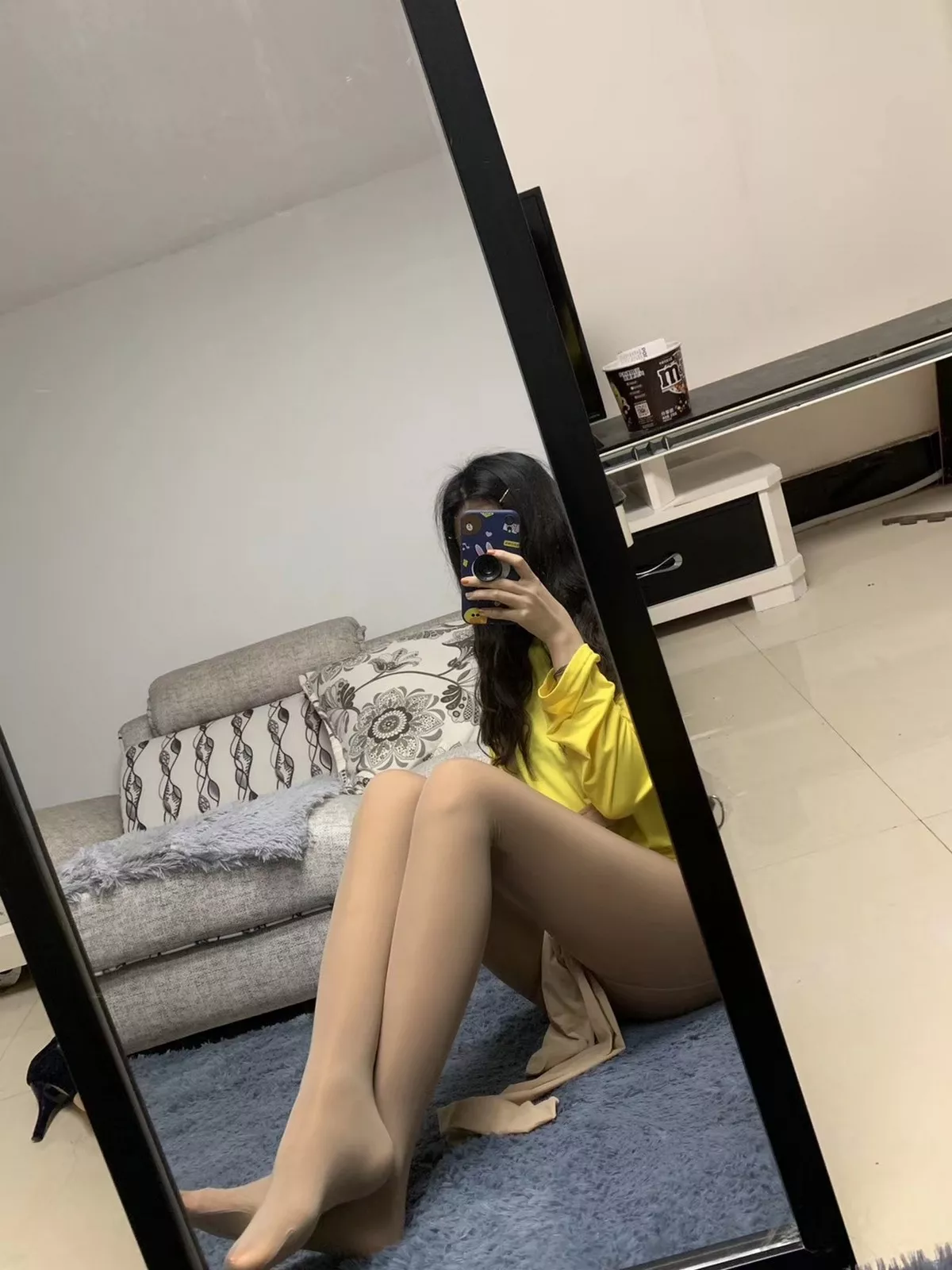 Xgyw.Org_美少女提袜微信朋友圈资源合集精选私房性感自拍丝袜系列秀美腿玉足迷人写真150P