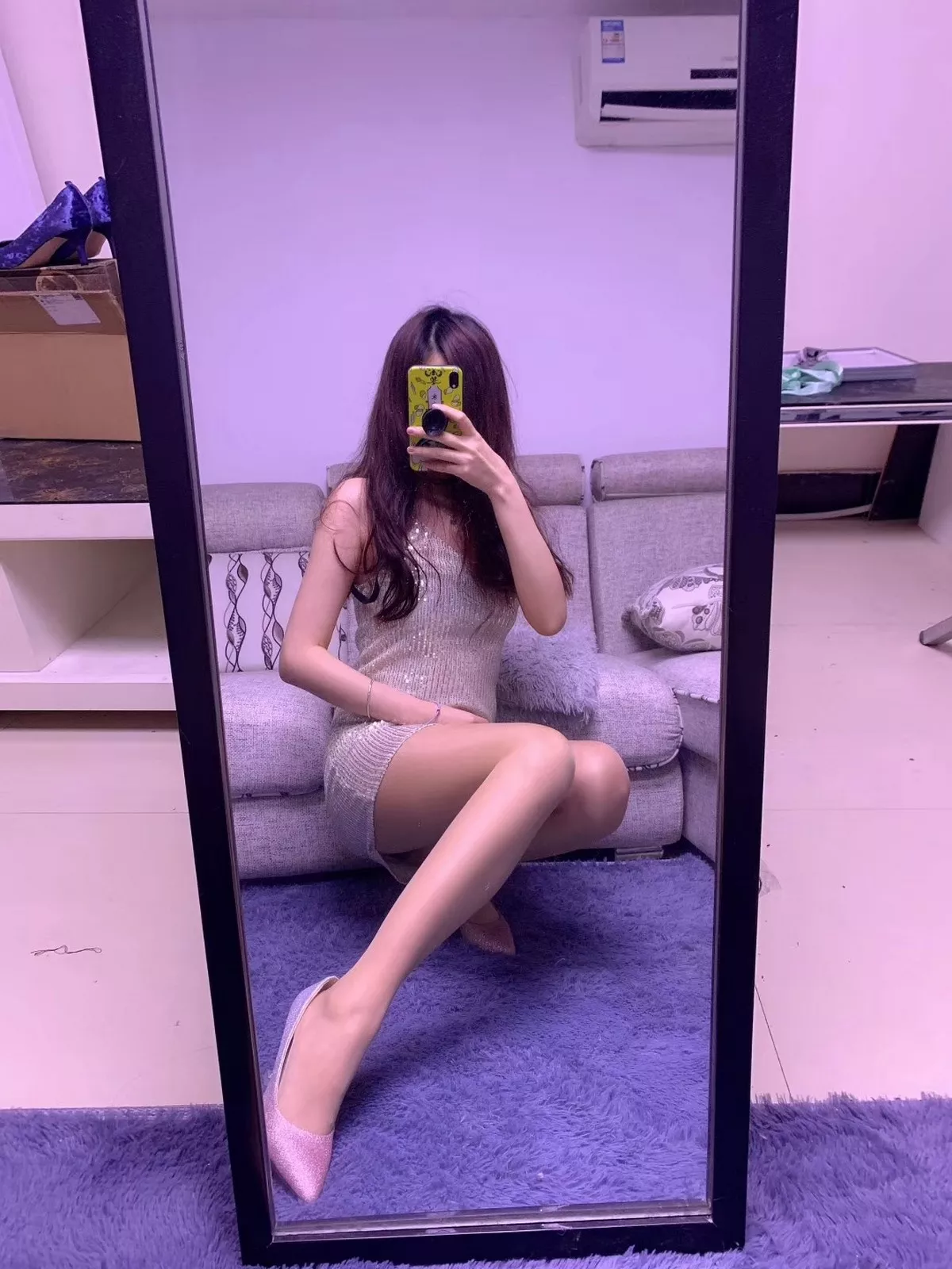 Xgyw.Org_美少女提袜微信朋友圈资源合集精选私房性感自拍丝袜系列秀美腿玉足迷人写真150P