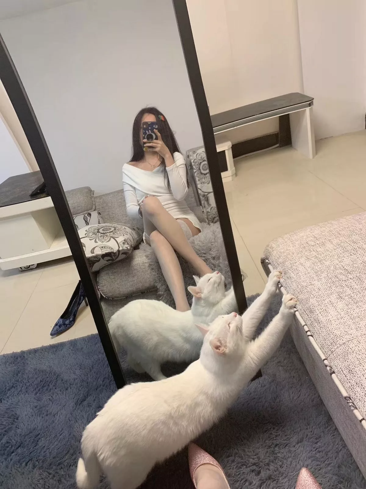 Xgyw.Org_美少女提袜微信朋友圈资源合集精选私房性感自拍丝袜系列秀美腿玉足迷人写真150P