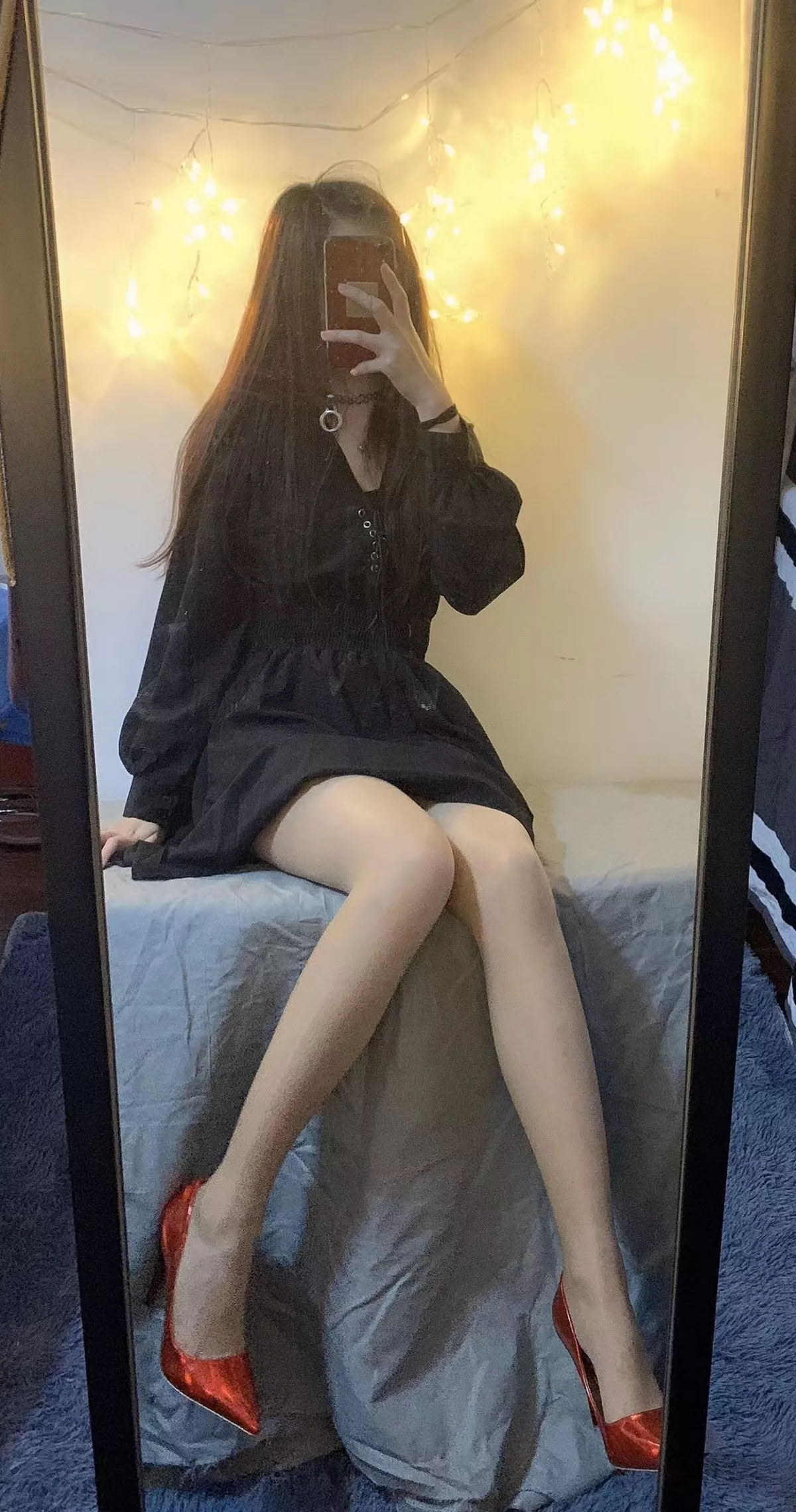Xgyw.Org_美少女提袜微信朋友圈资源合集精选私房性感自拍丝袜系列秀美腿玉足迷人写真150P
