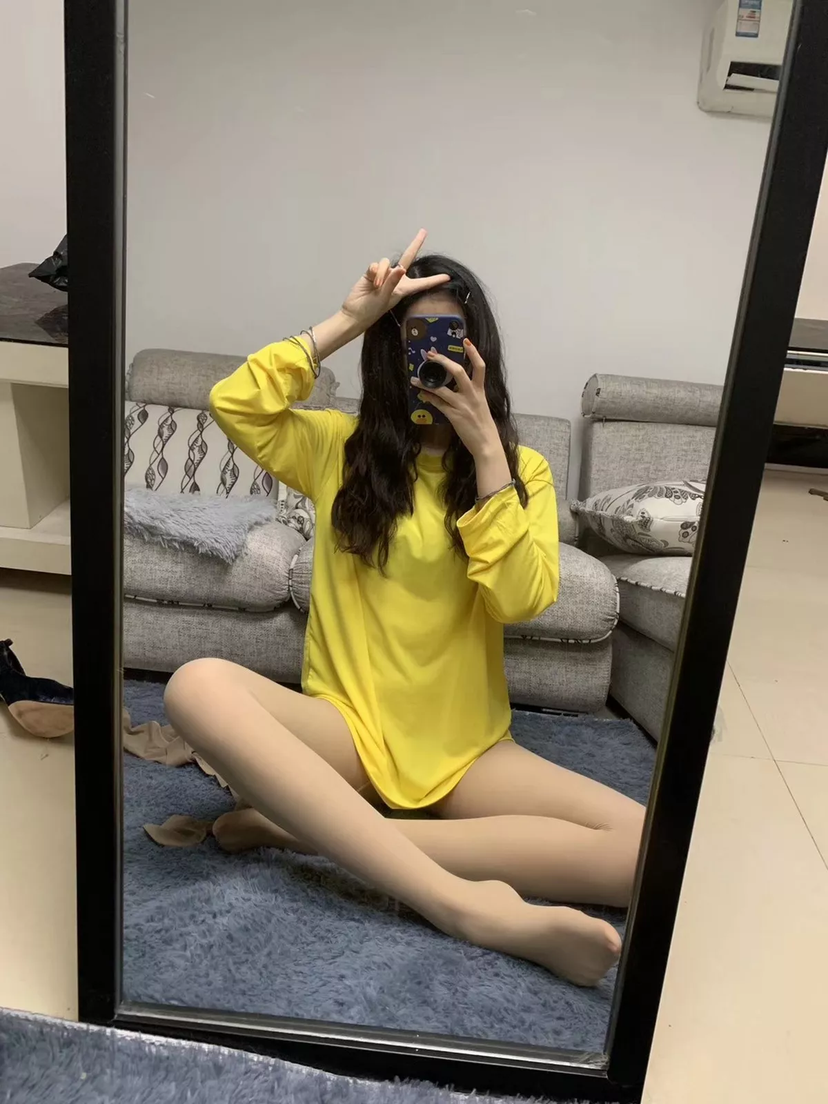 Xgyw.Org_美少女提袜微信朋友圈资源合集精选私房性感自拍丝袜系列秀美腿玉足迷人写真150P