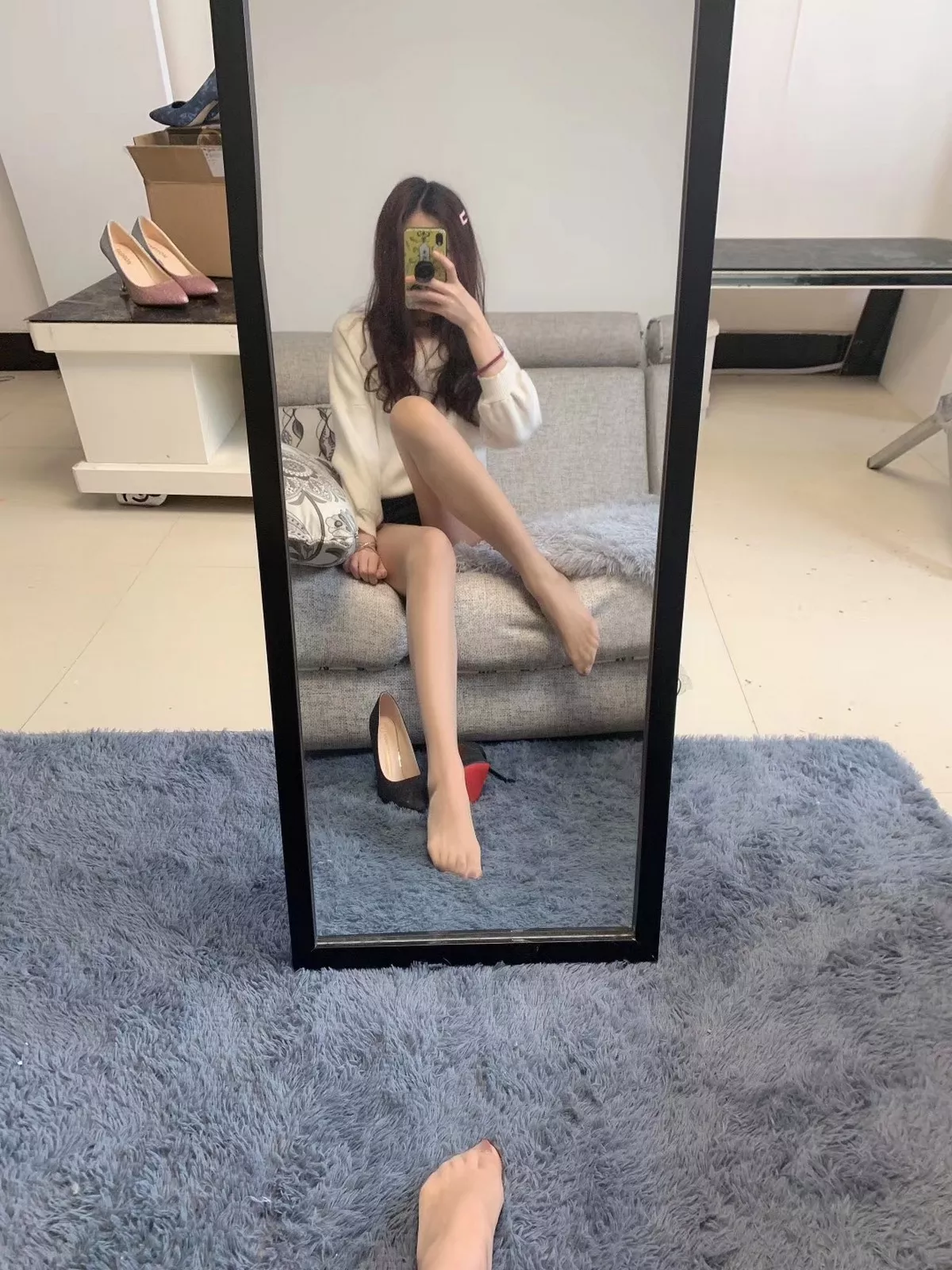 Xgyw.Org_美少女提袜微信朋友圈资源合集精选私房性感自拍丝袜系列秀美腿玉足迷人写真150P