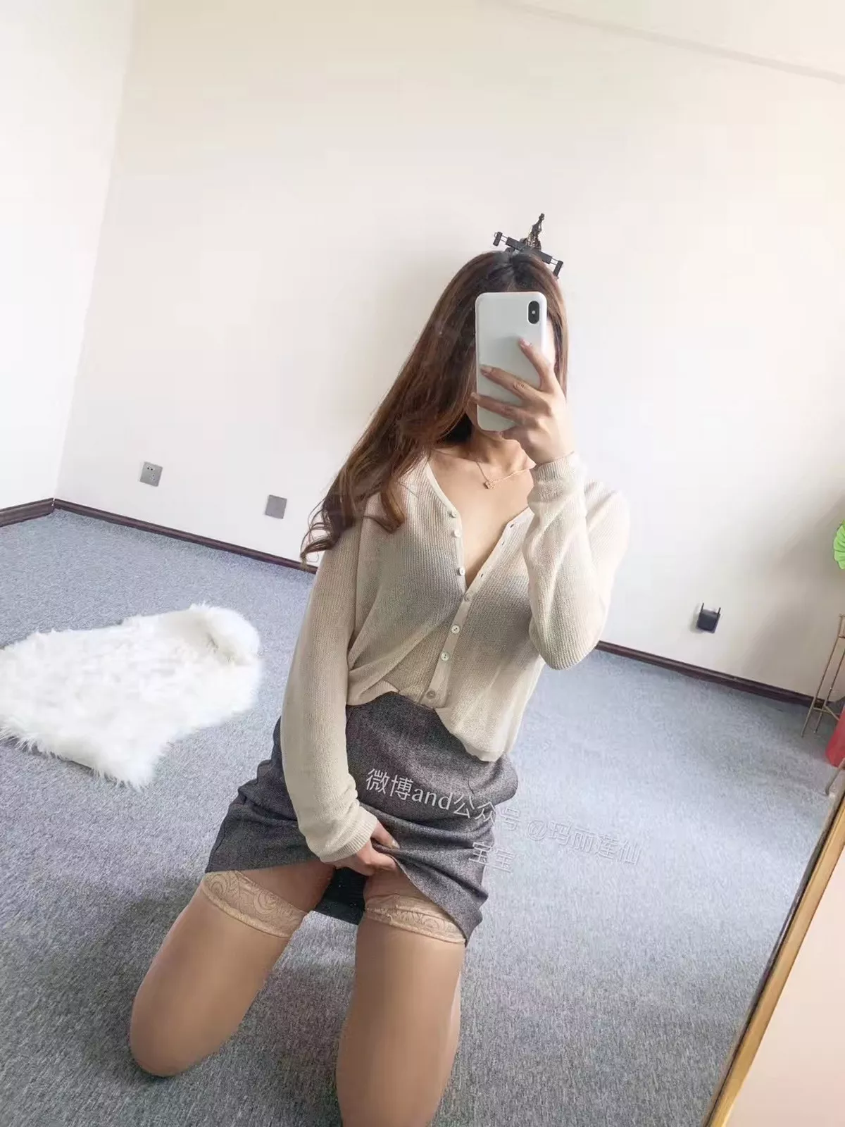 Xgyw.Org_网络美女玛丽莲仙宝宝微信朋友圈丝足主题精选自拍系列性感服饰秀美腿玉足写真150P