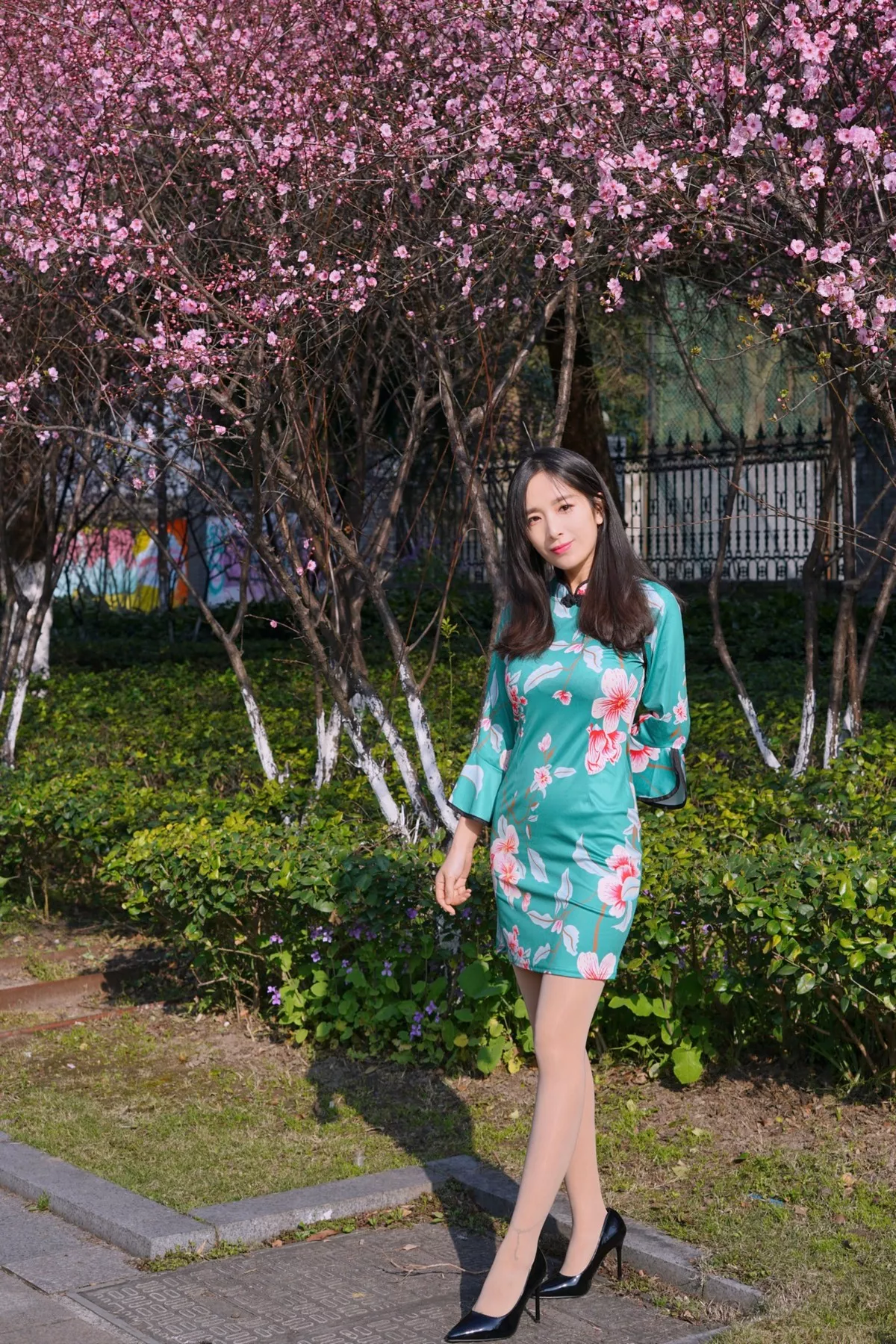 Xgyw.Org_网络美女辣妈女神VIP会员订阅系列清爽户外+私房性感服饰秀完美身材诱惑写真120P
