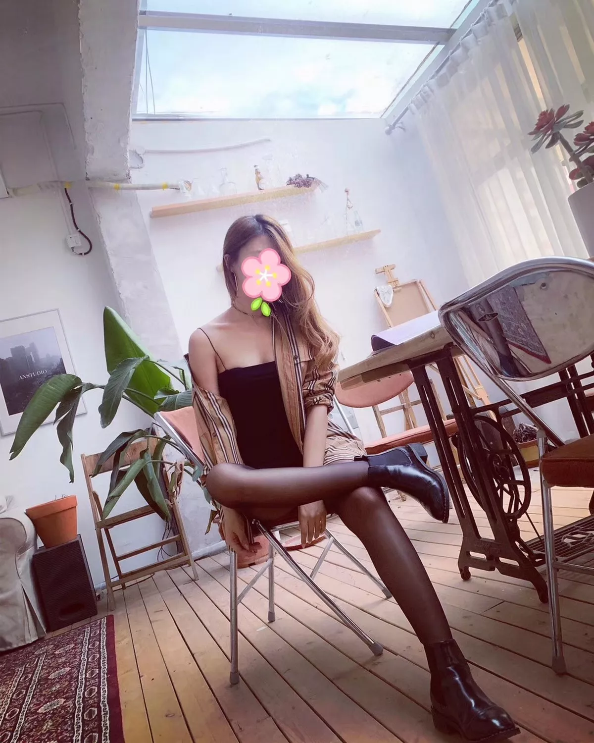 Xgyw.Org_网络美女玛丽莲仙宝宝微信朋友圈丝足主题精选自拍系列性感服饰秀美腿玉足写真150P