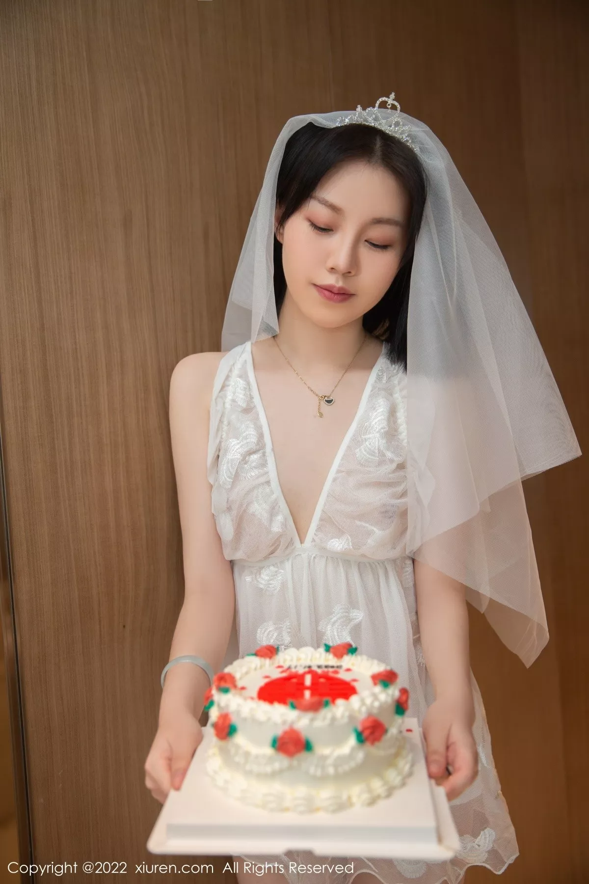 Xgyw.Org_XiuRen第4530_模特一颗甜蛋黄a结婚纪念日主题薄透服饰秀惹火身材诱惑写真81P