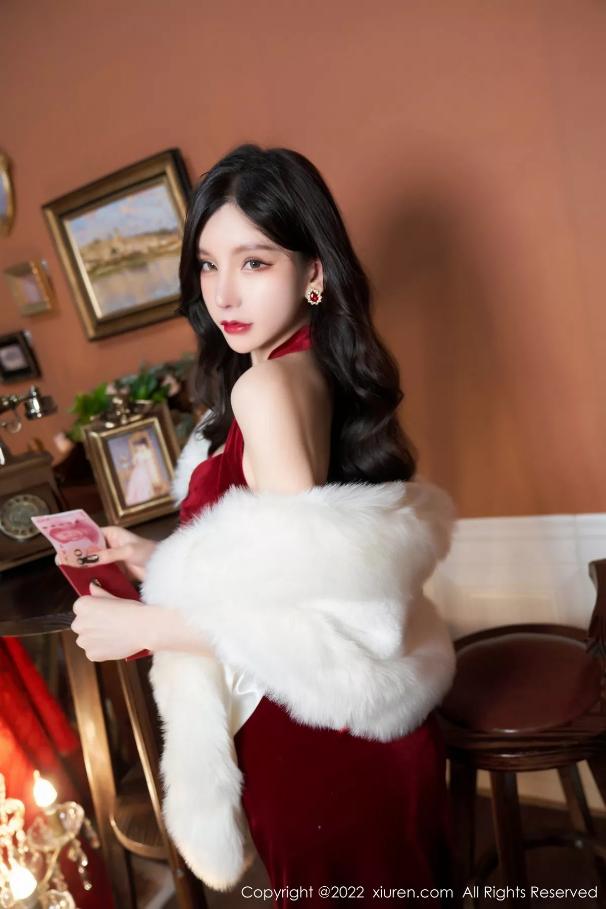 Xgyw.Org_XiuRen第4545期_女神周于希Sally三亚旅拍新年主题脱红色礼裙露无内黑丝诱惑写真83P