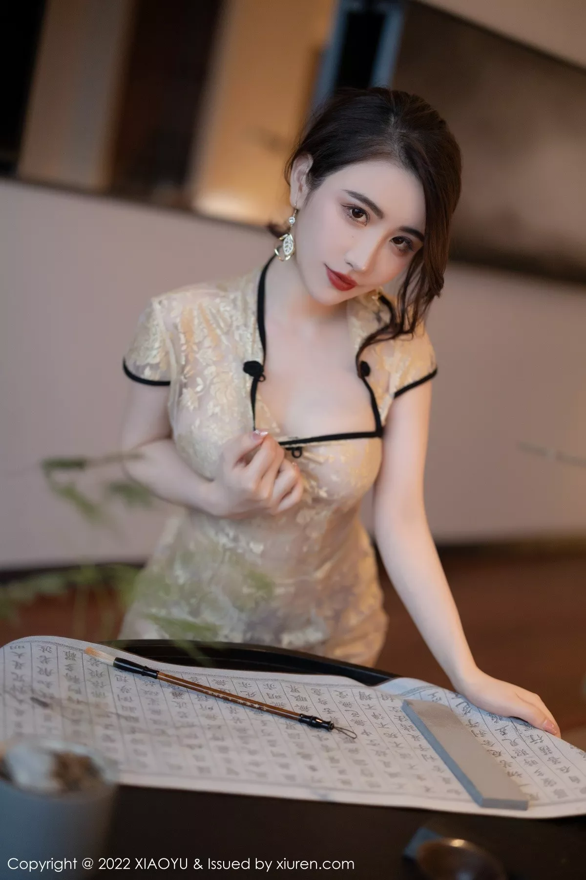 Xgyw.Org_[XiaoYu画语界]Vol.712_女神Cherry绯月樱惠州旅拍黄色轻透旗袍配超薄肉丝惹火诱惑写真70P