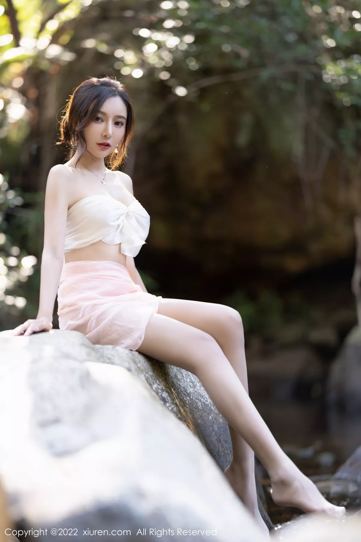 Xgyw.Org_XiuRen第4511期_女神王馨瑶yanni户外小溪边淡色轻透服饰露火辣身材诱惑写真61P