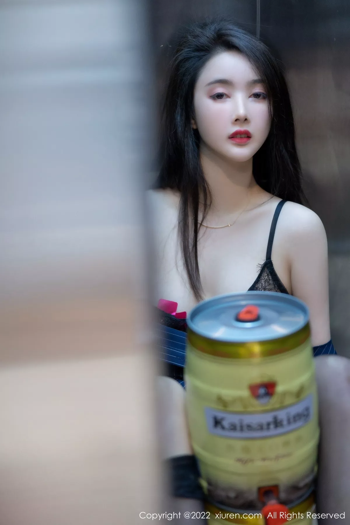 Xgyw.Org_XiuRen第4513期_模特Summer宝宝电梯间主题脱衬衫露蕾丝内衣蕾丝袜魅惑写真66P