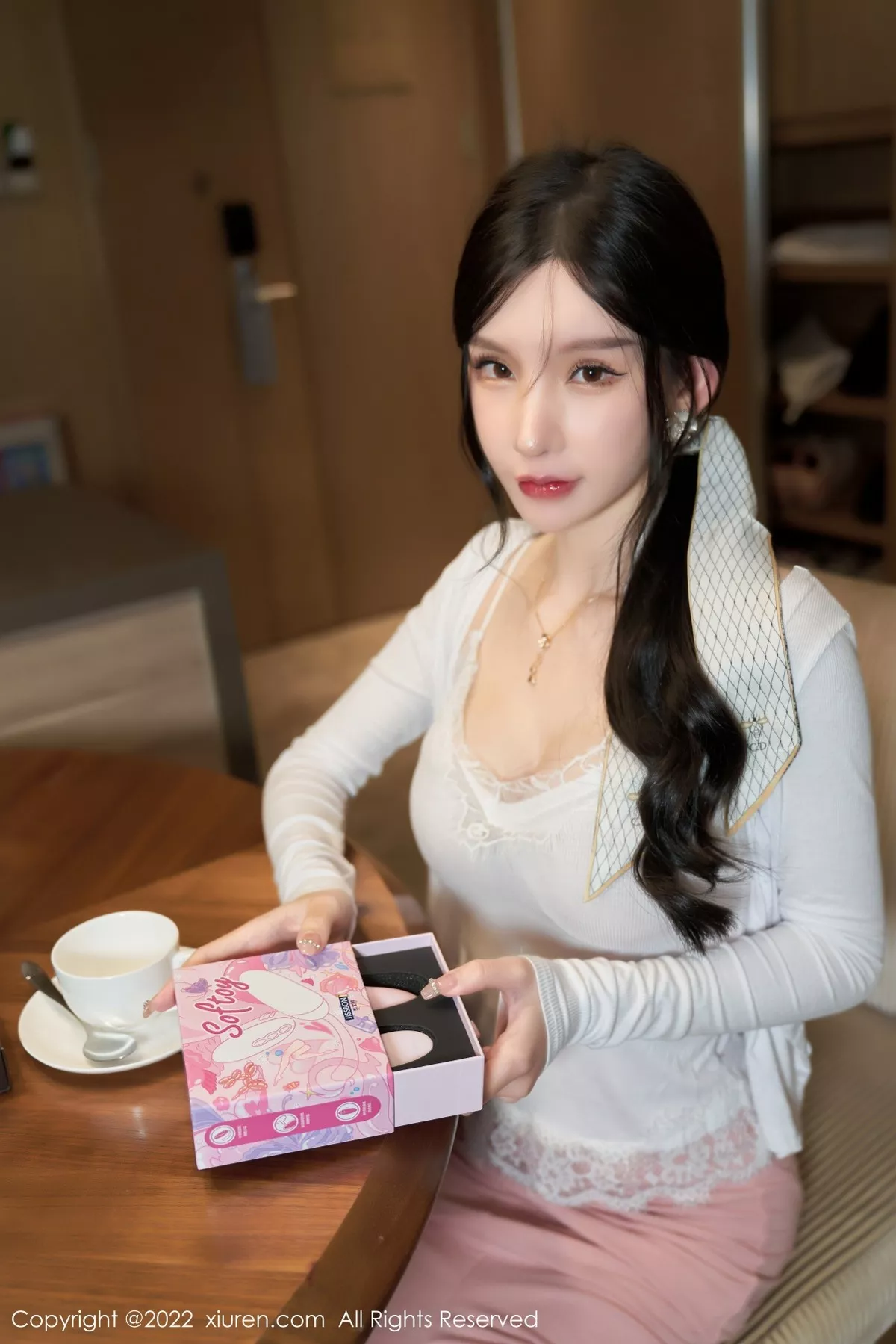 Xgyw.Org_XiuRen第4517期_女神周于希Sally情节拍摄白色收身上衣配粉色裙子完美诱惑写真98P