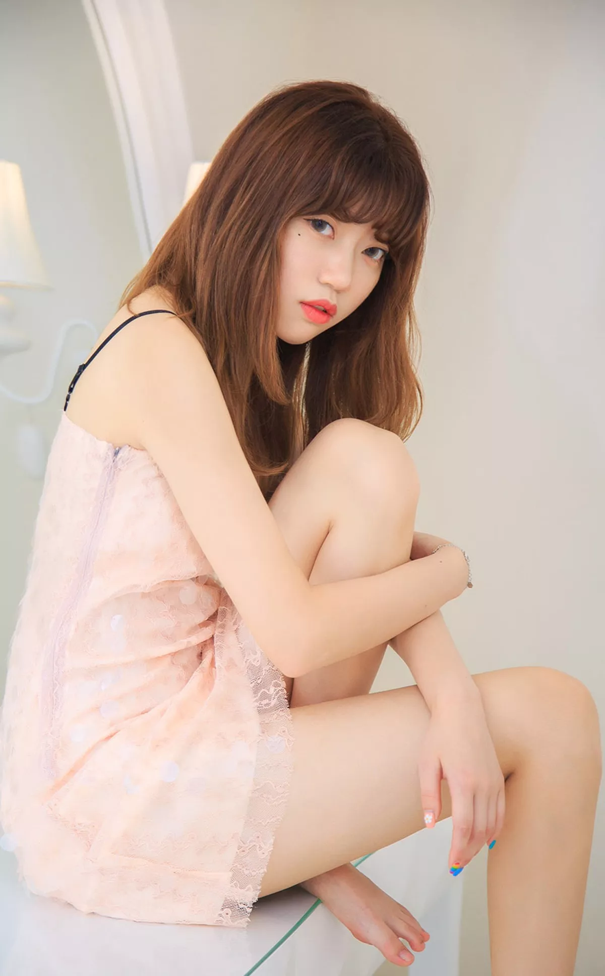 Xgyw.Org_[Ugirls爱尤物]No.2290_模特甜心私房性感草莓服饰+粉色吊裙秀完美身材诱惑写真35P