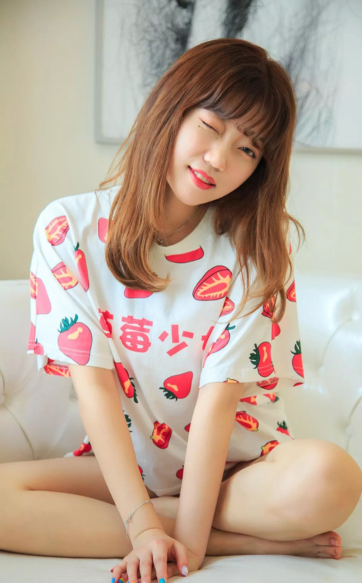 Xgyw.Org_[Ugirls爱尤物]No.2290_模特甜心私房性感草莓服饰+粉色吊裙秀完美身材诱惑写真35P
