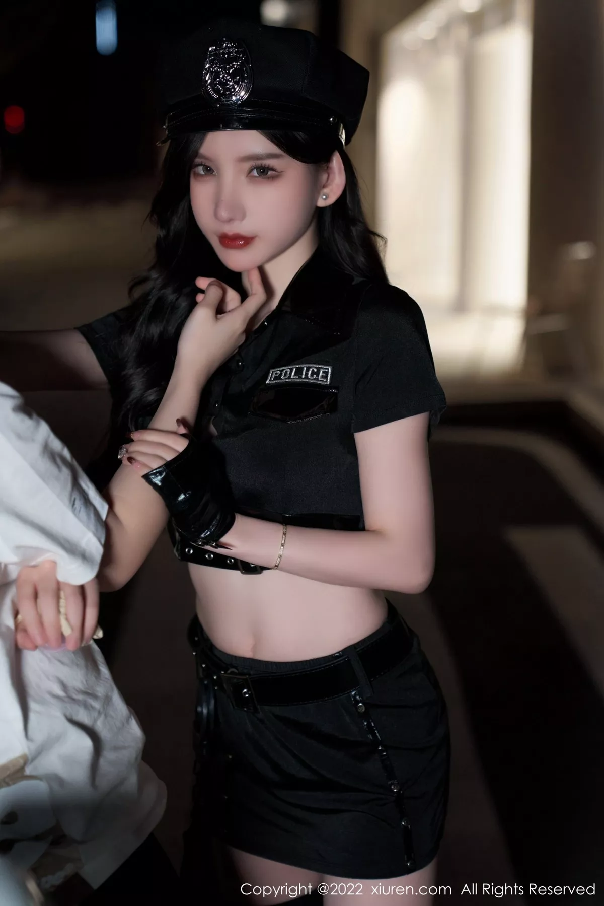 Xgyw.Org_XiuRen第4741期_女神周于希Sally女警官主题黑色短裙露蕾丝内裤秀翘臀诱惑写真72P