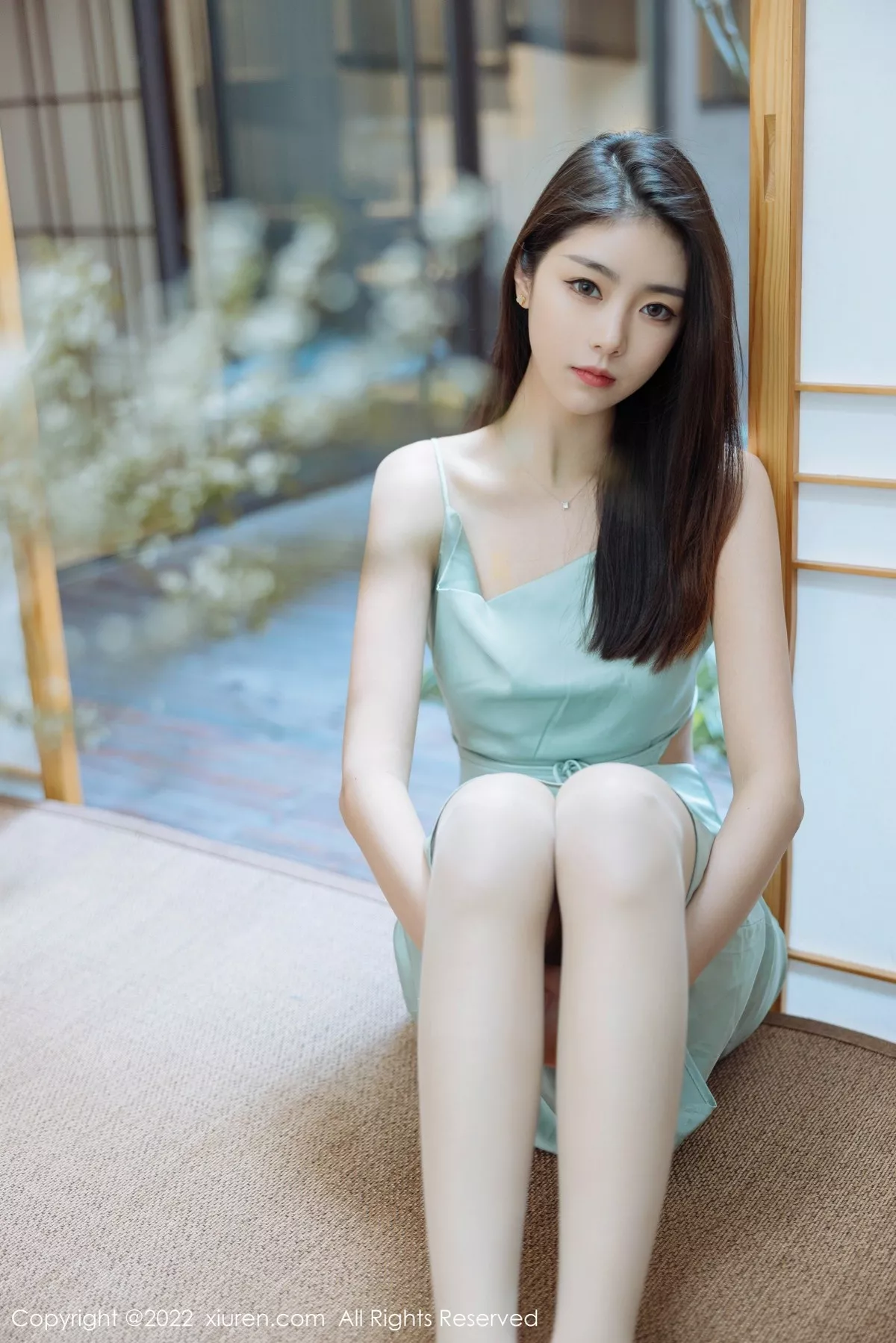 Xgyw.Org_XiuRen第4832期_模特可乐Vicky黑色收身服饰配超薄黑丝裤袜秀完美身材诱惑写真45P