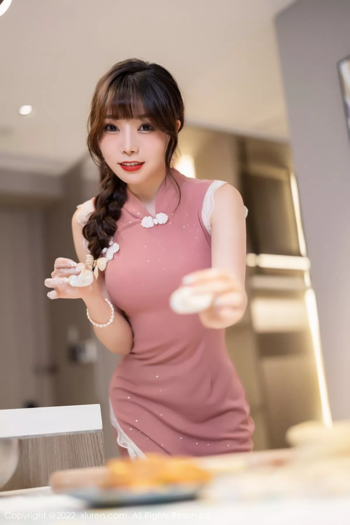Xgyw.Org_XiuRen第4848期_女神芝芝Booty厨娘角色主题粉红色旗袍配黑丝裤袜极致魅惑写真78P