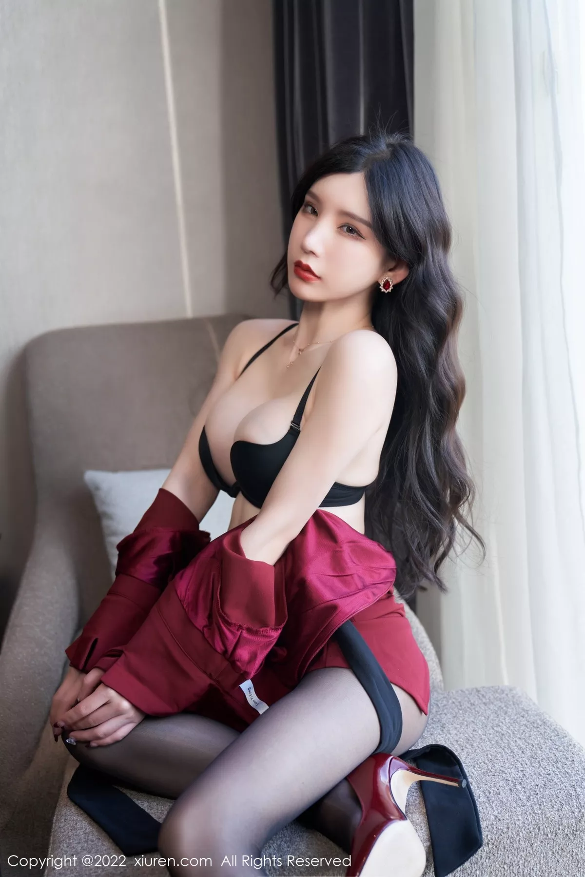 Xgyw.Org_XiuRen第4877期_女神周于希Sally脱红色外衣露性感黑色内衣超薄黑丝迷人诱惑写真76P