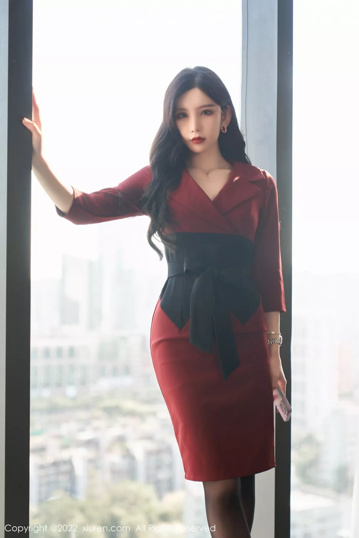 Xgyw.Org_XiuRen第4877期_女神周于希Sally脱红色外衣露性感黑色内衣超薄黑丝迷人诱惑写真76P