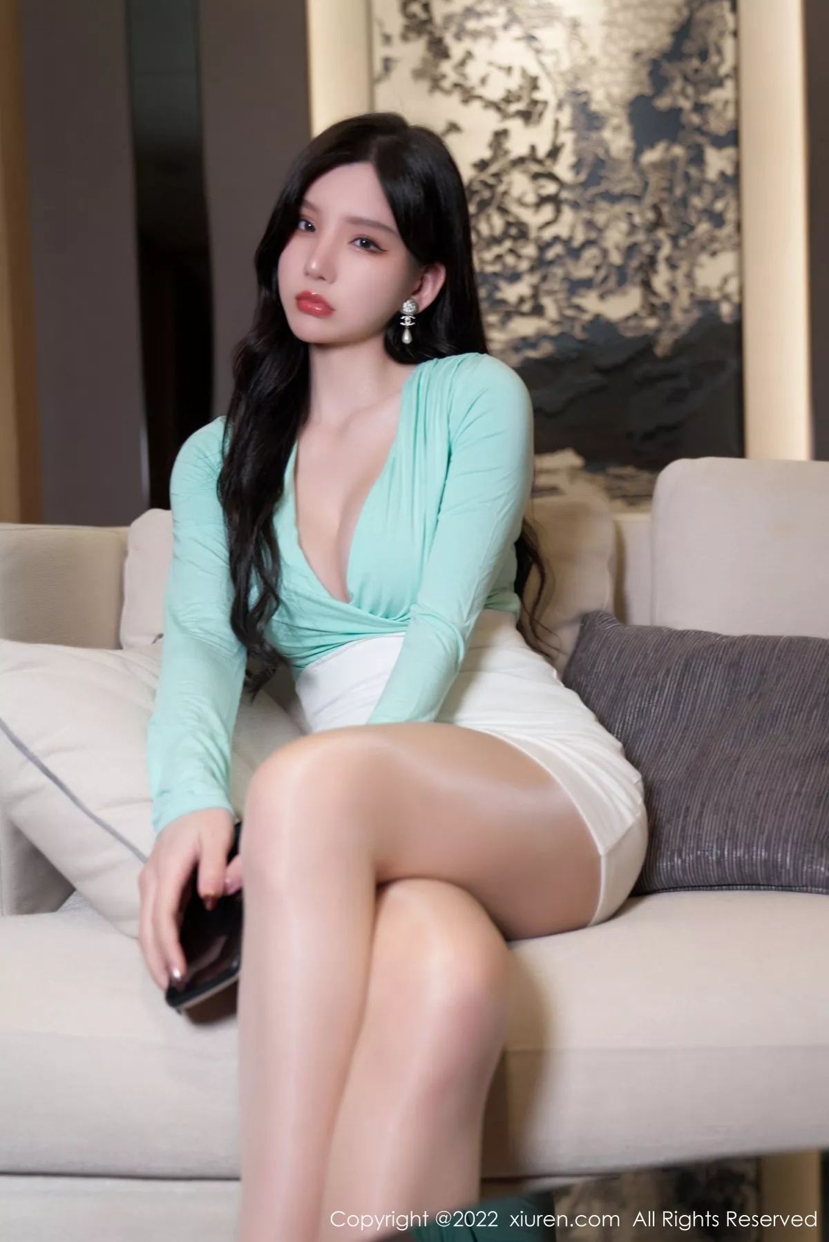 Xgyw.Org_XiuRen第4951期_女神周于希Sally私房白色短裙下闪亮无内肉丝秀翘臀美腿诱惑写真84P