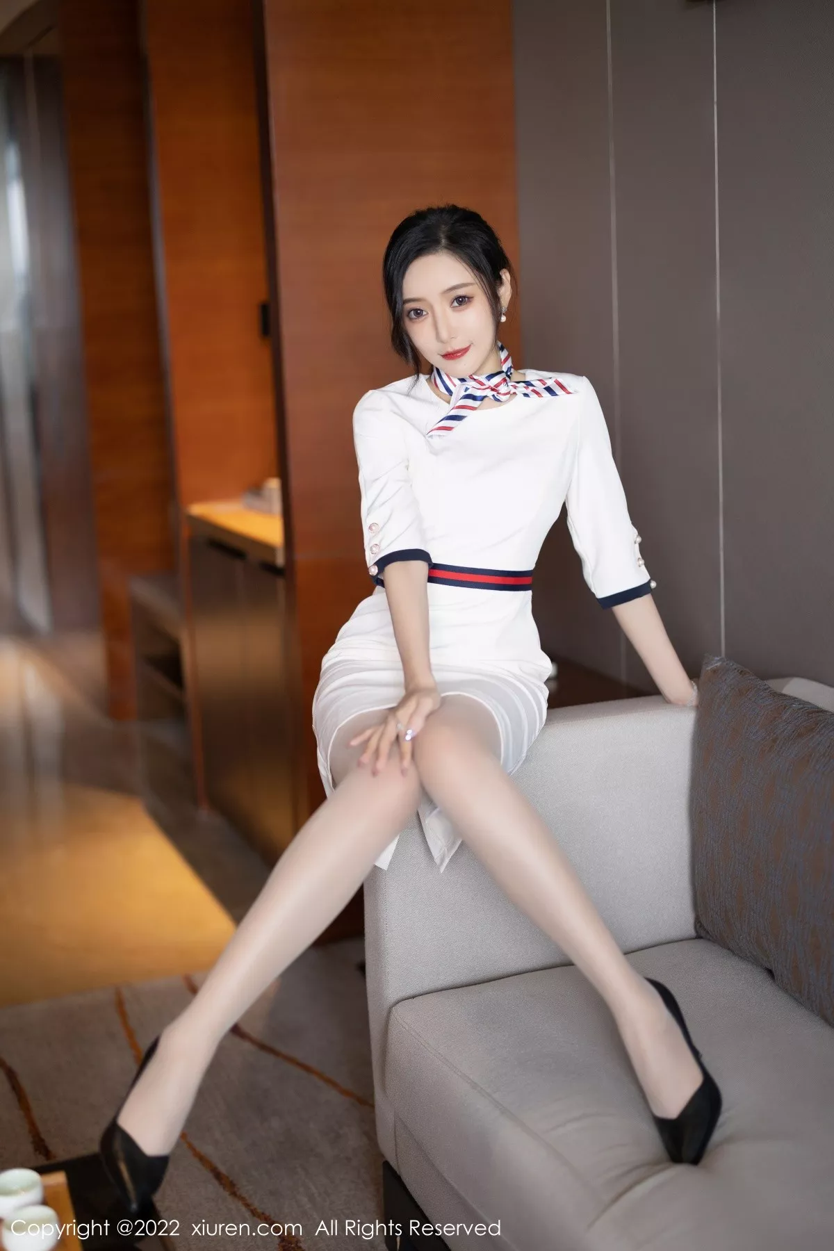 Xgyw.Org_XiuRen第4963期_女神王馨瑶yanni白色连衣短裙露红色内衣配原色丝袜诱惑写真71P