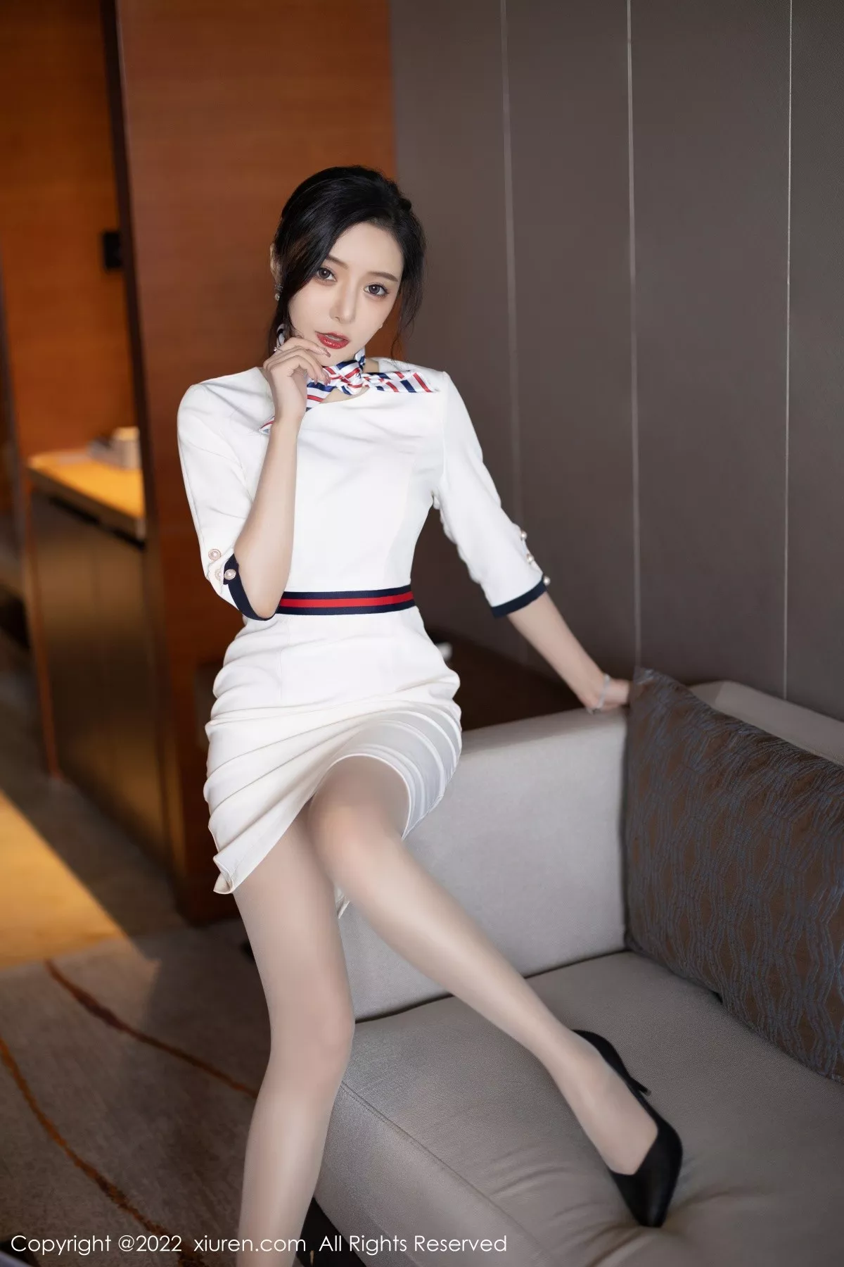 Xgyw.Org_XiuRen第4963期_女神王馨瑶yanni白色连衣短裙露红色内衣配原色丝袜诱惑写真71P
