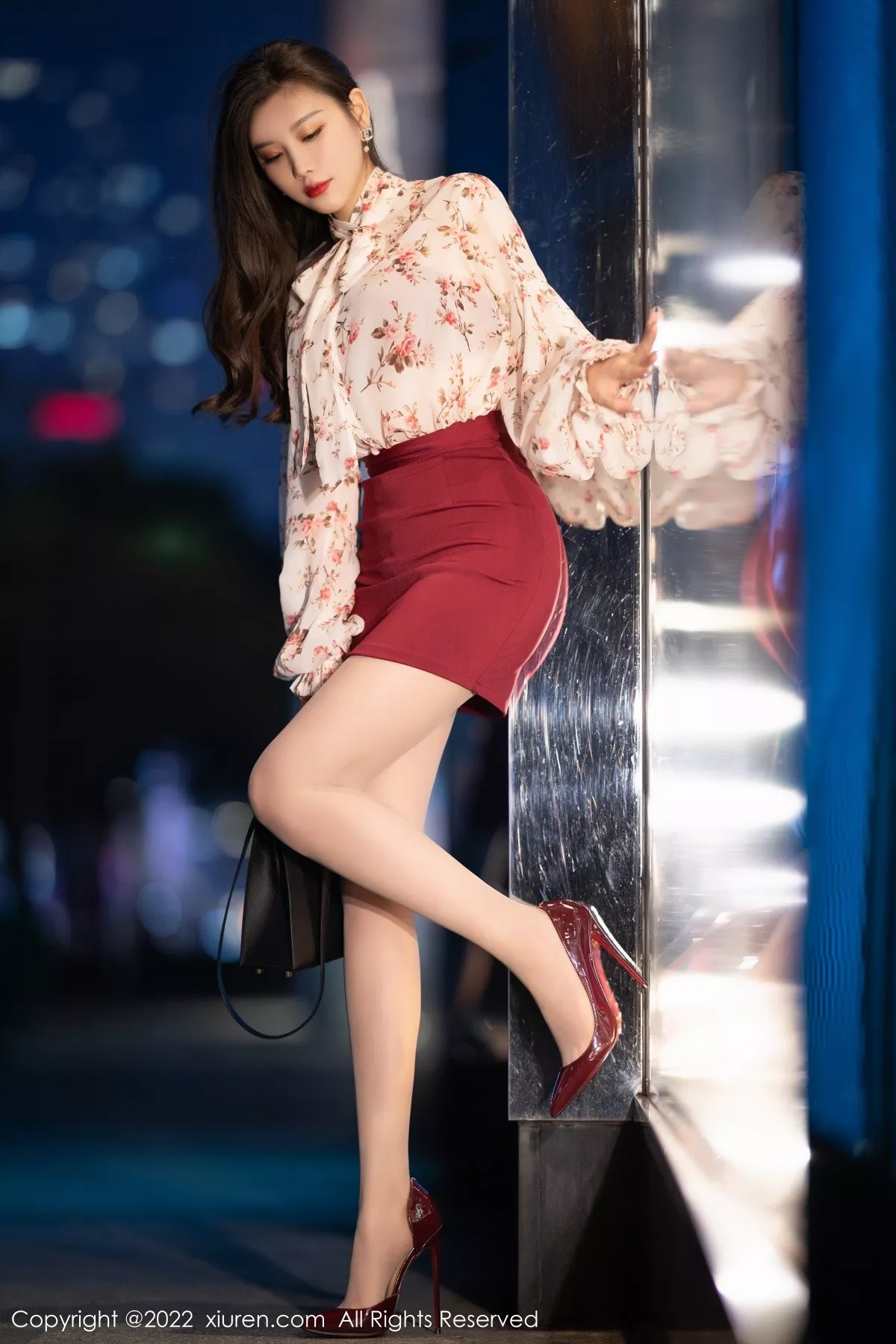 Xgyw.Org_XiuRen第4892期_女神杨晨晨Yome半脱露性感红色内衣配原色丝袜完美诱惑写真76P
