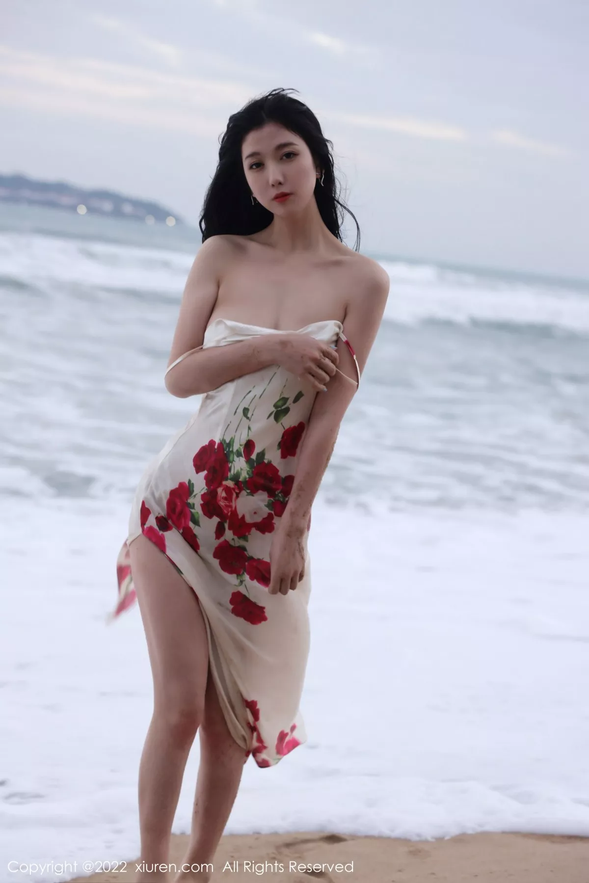 Xgyw.Org_XiuRen第4915期_模特李雅柔三亚旅拍海边高开复古裙+黑色连体泳衣迷人诱惑写真74P
