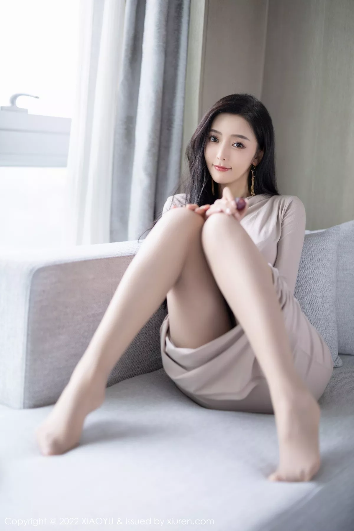 Xgyw.Org_[XiaoYu画语界]Vol.764_女神王馨瑶yanni都市丽人装脱连衣裙露黑色内衣撩人诱惑写真102P