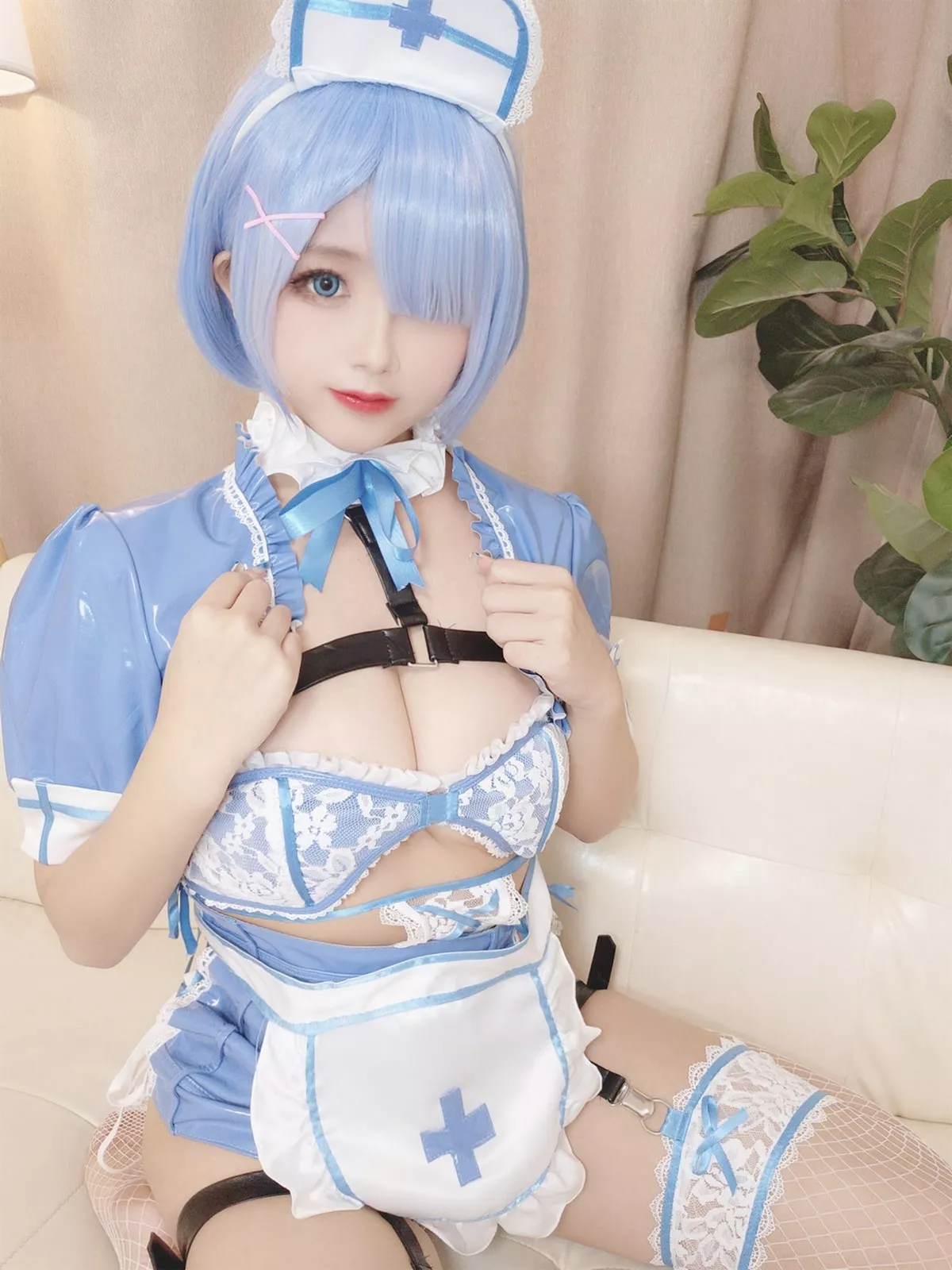 Xgyw.Org_Cosplay美女日奈娇蕾姆蓝色护士主题私房性感护士装秀豪乳翘臀撩人诱惑写真88P