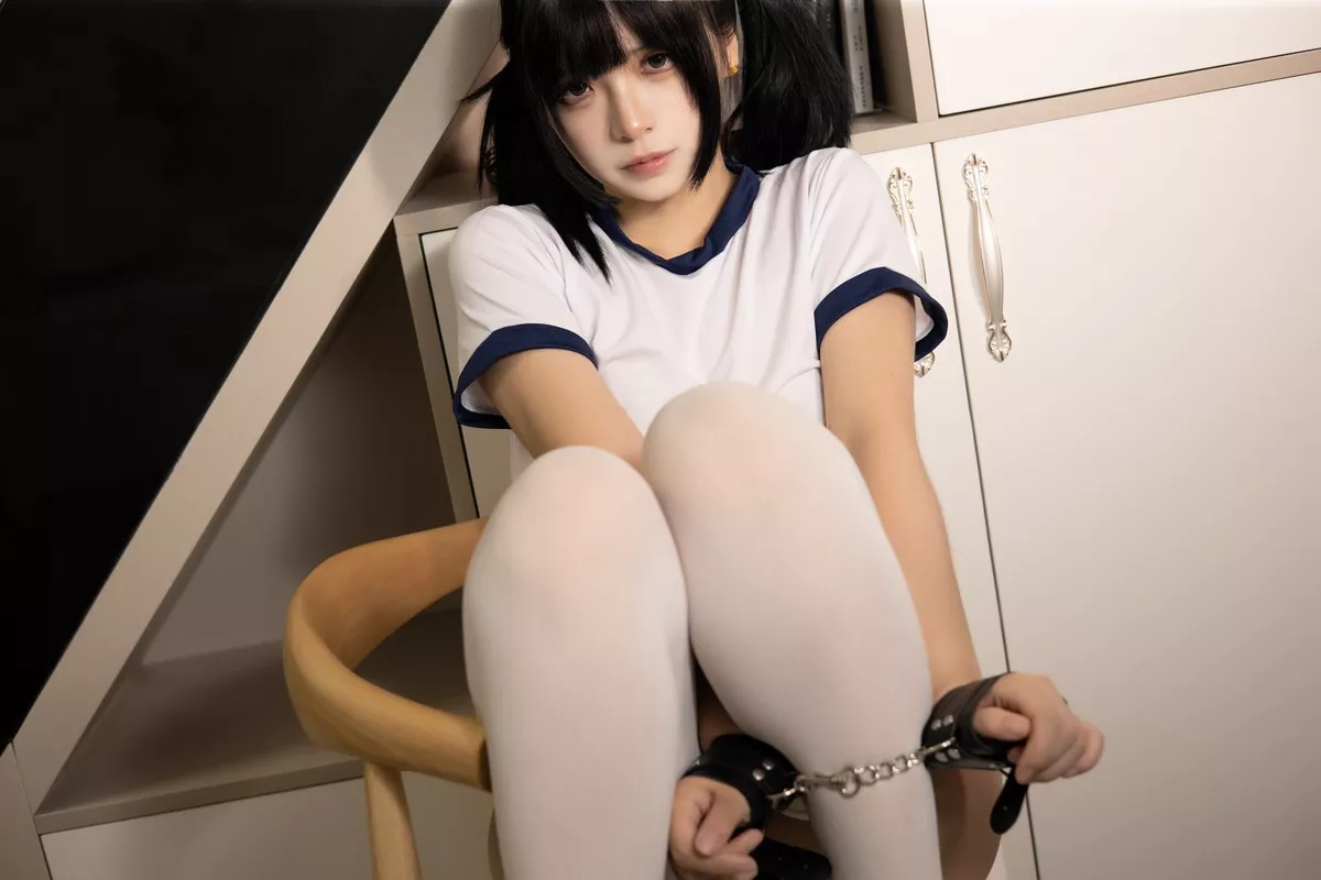 Xgyw.Org_网络美女疯猫ss白色情人节福袋体操服主题性感运动服配白丝袜秀美腿诱惑写真41P