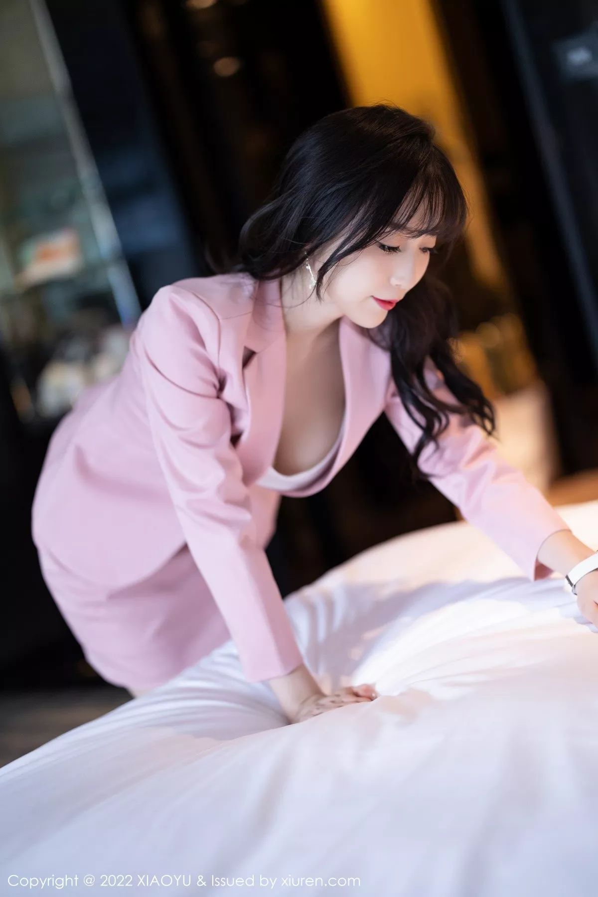 Xgyw.Org_[XiaoYu画语界]Vol.815_模特林星阑脱粉色职业装露性感白色蕾丝内衣配超薄肉丝诱惑写真86P