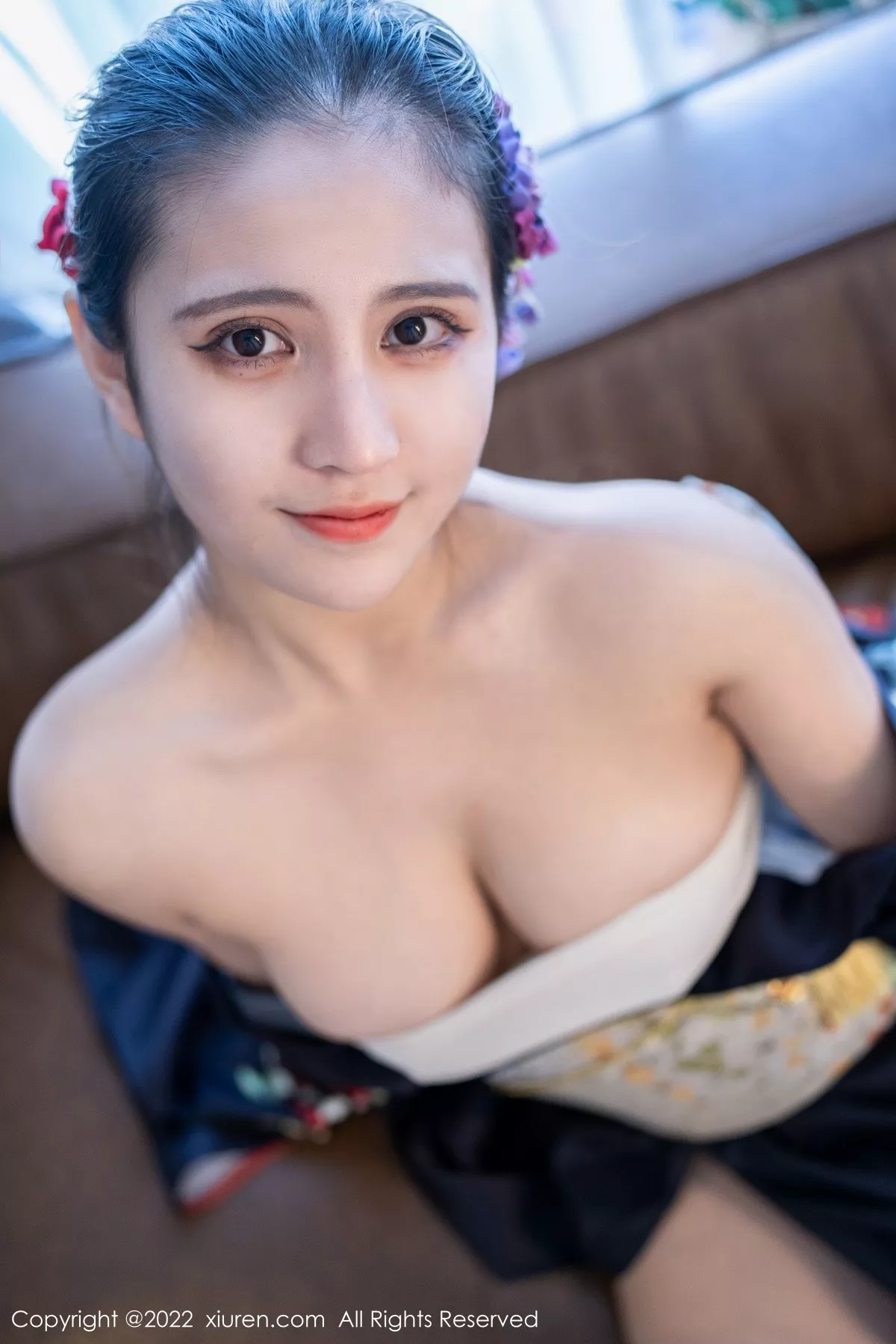 Xgyw.Org_XiuRen第5309期_模特久久Aimee日系居家和服半脱露白色抹胸内衣秀豪乳诱惑写真62P