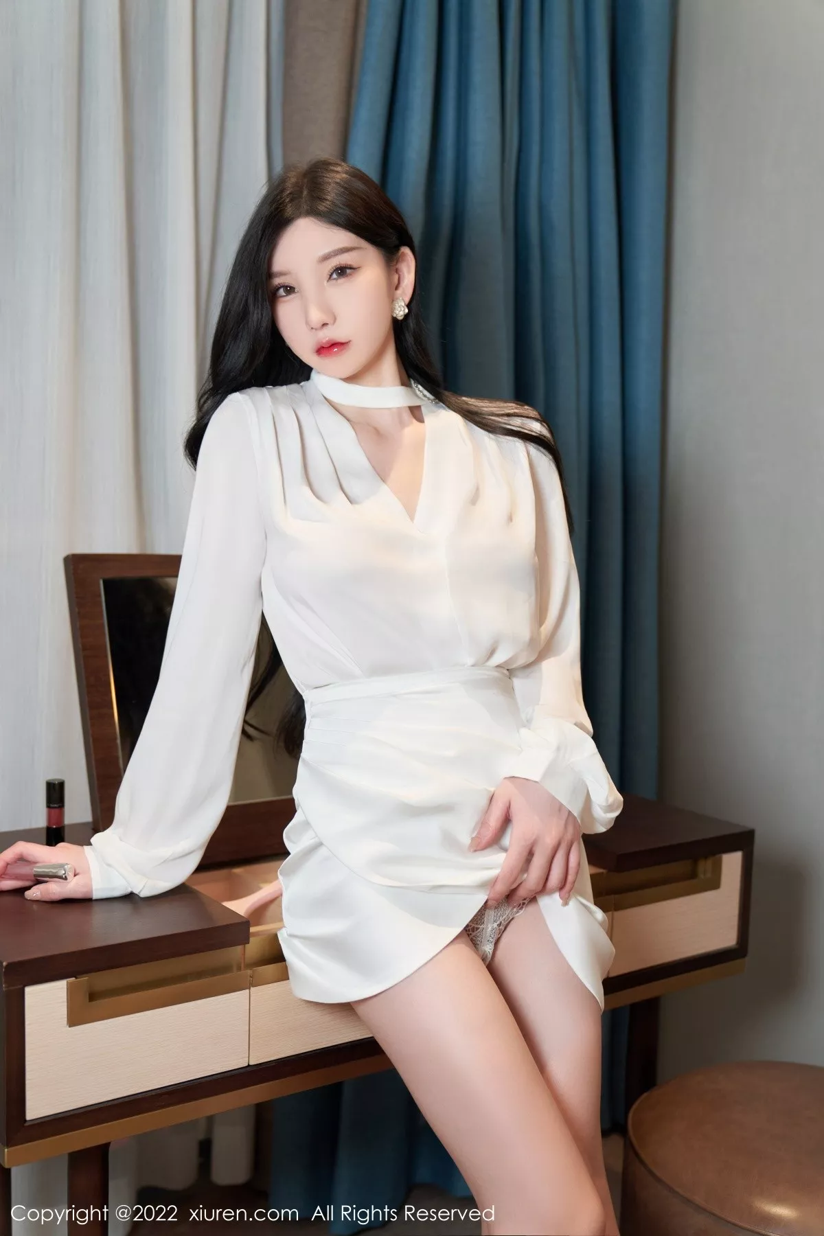 Xgyw.Org_XiuRen第5381期_女神周于希Sally私房简约白色服半脱露蕾丝内裤秀翘臀诱惑写真77P