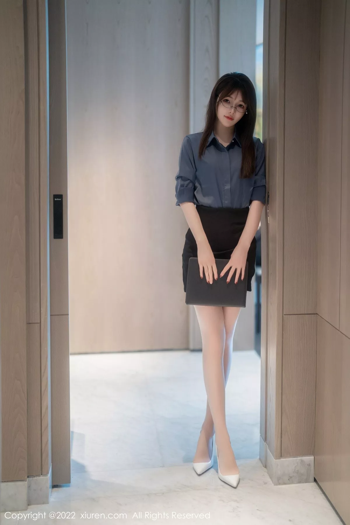 Xgyw.Org_XiuRen第5419期_模特婠婠么文员角色扮演半脱露蕾丝内衣超薄无内肉丝诱惑写真75P