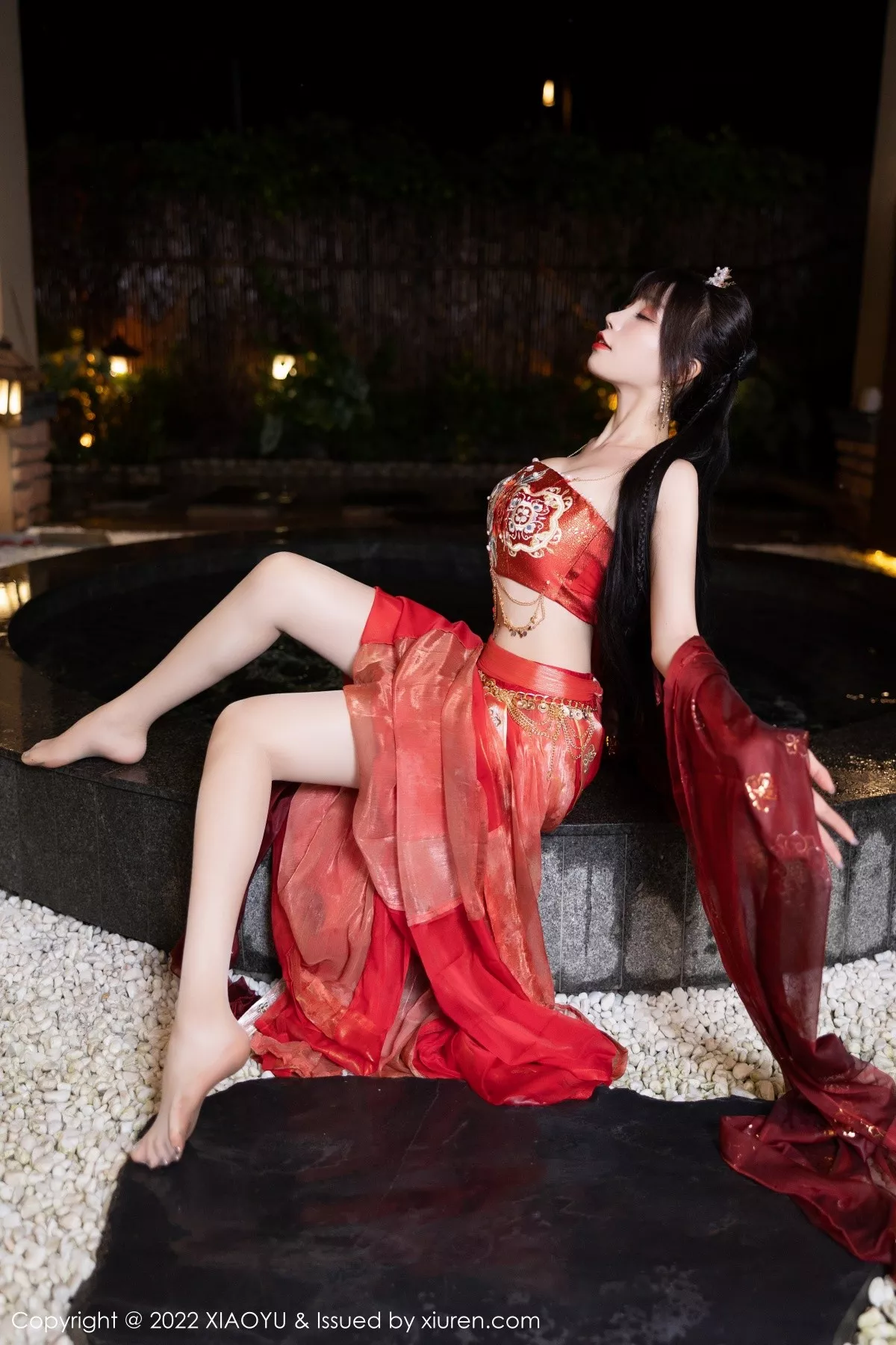 Xgyw.Org_[XiaoYu画语界]Vol.827_女神徐莉芝Booty泳池性感红色轻透古装服饰秀完美身材诱惑写真70P
